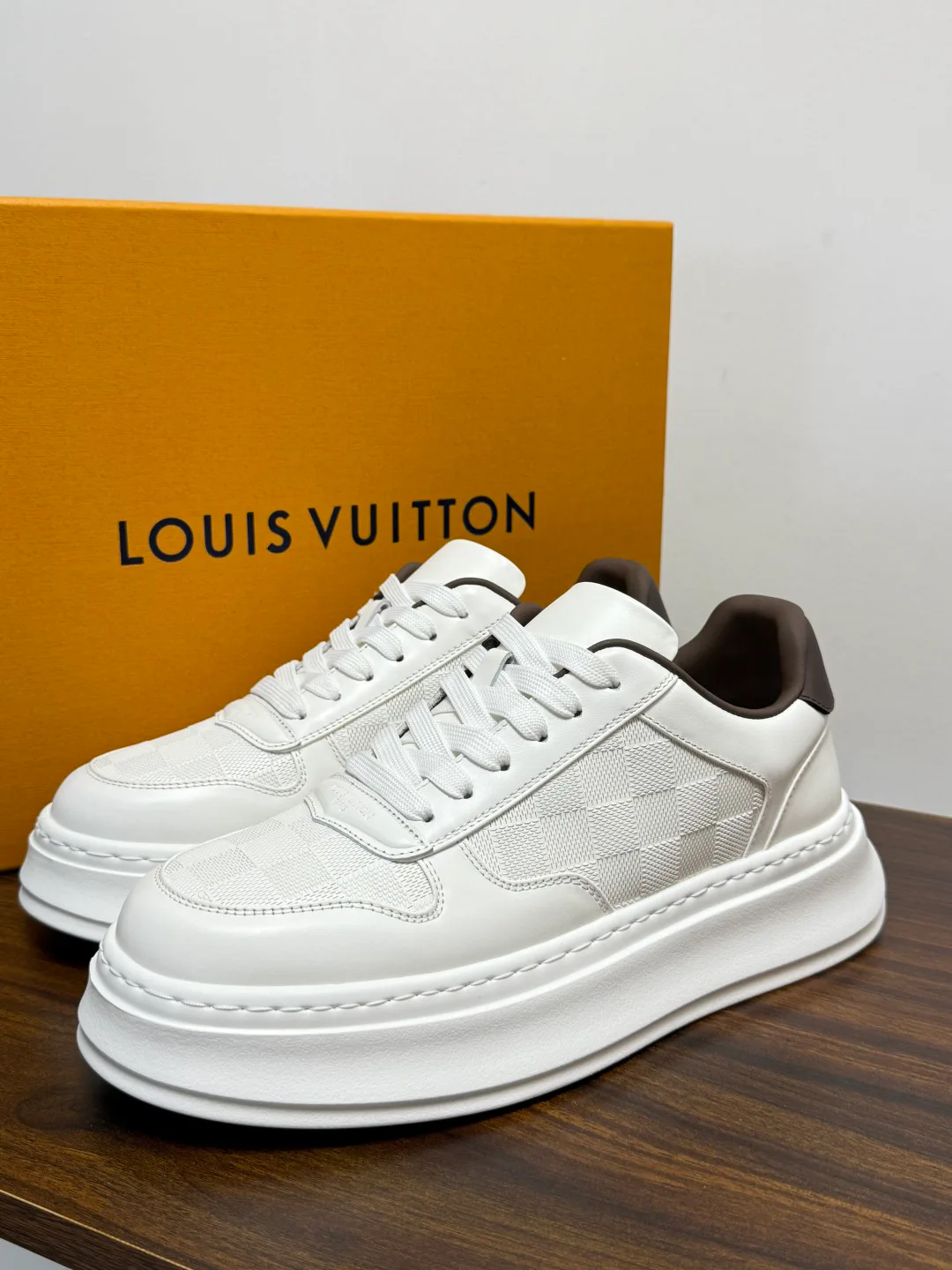 Кроссовки Мужские Louis Vuitton 19569390