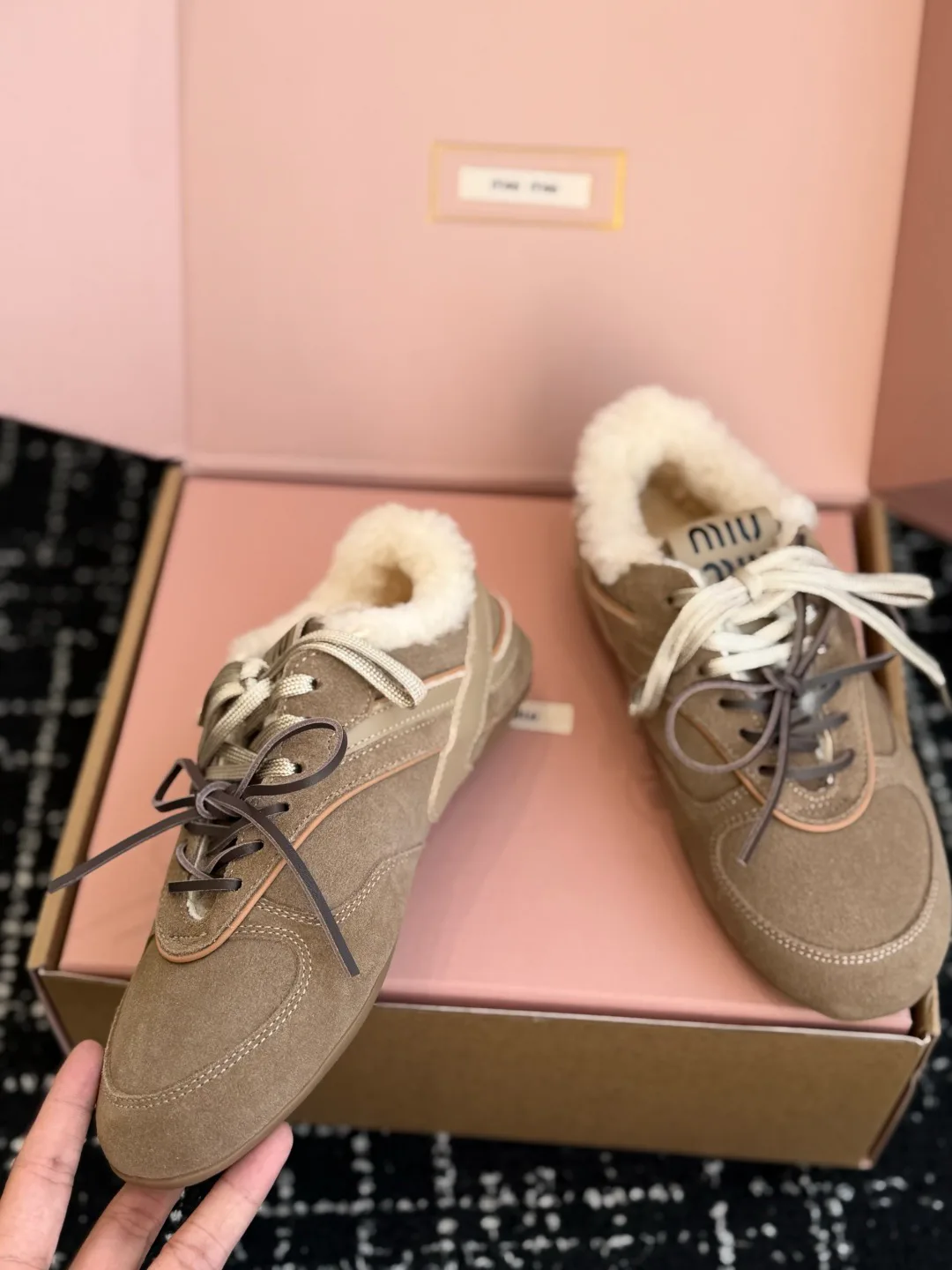 Кроссовки Женские Miu Miu 18309205