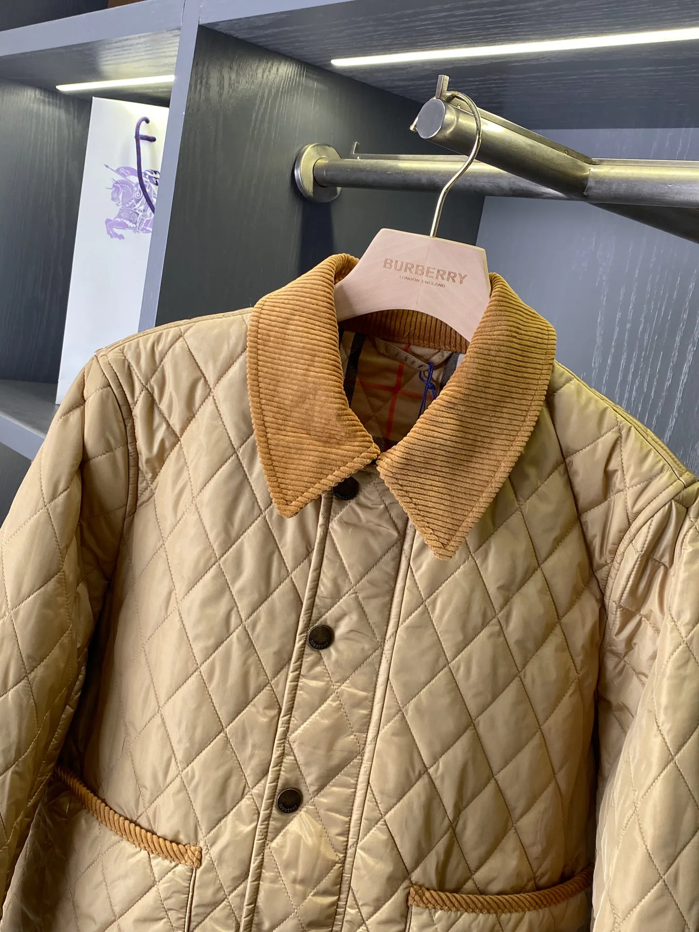 Куртки И Пуховики Женские Burberry 18512999