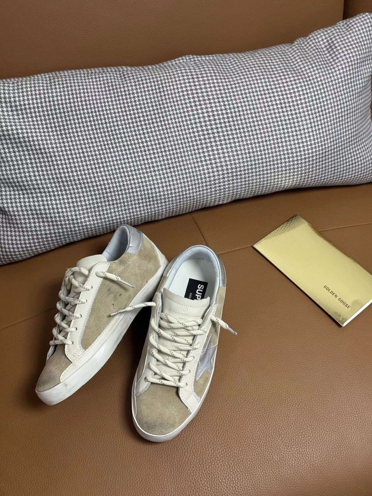 Кроссовки Женские Golden Goose 18265607