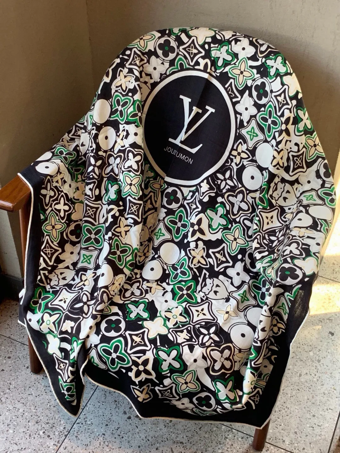 Шарфы Louis Vuitton 18574591