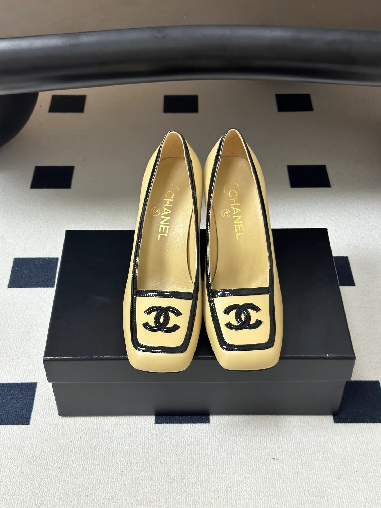 Туфли Женские Chanel 18049714