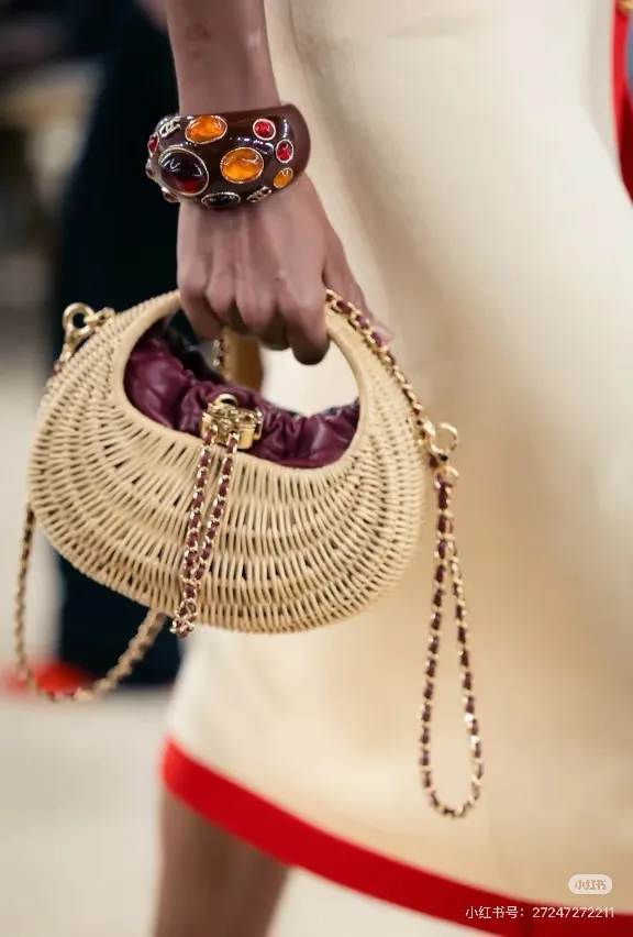 Классические Сумки Женские Chanel 18147774
