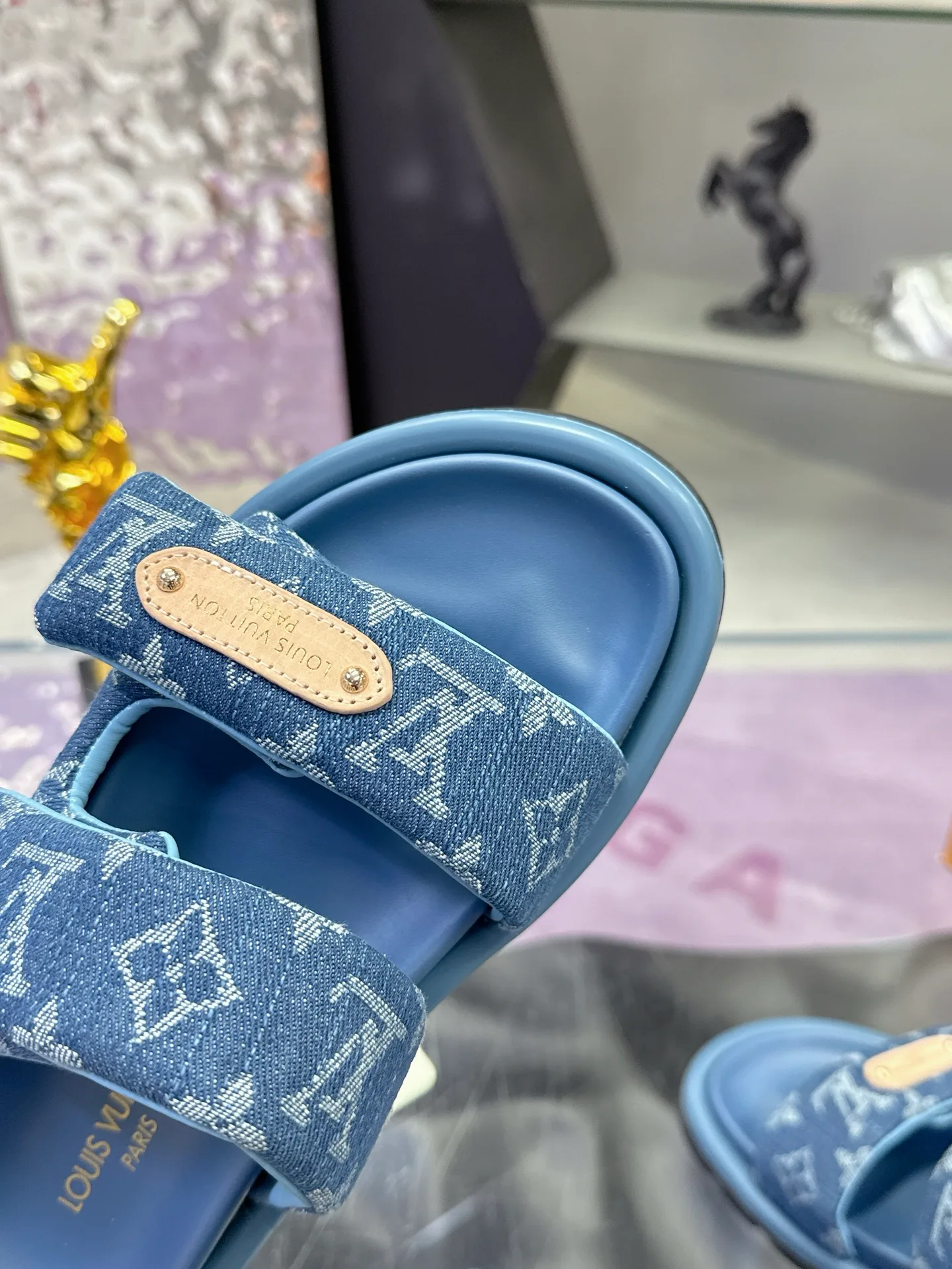 Шлепанцы Женские Louis Vuitton 17530463