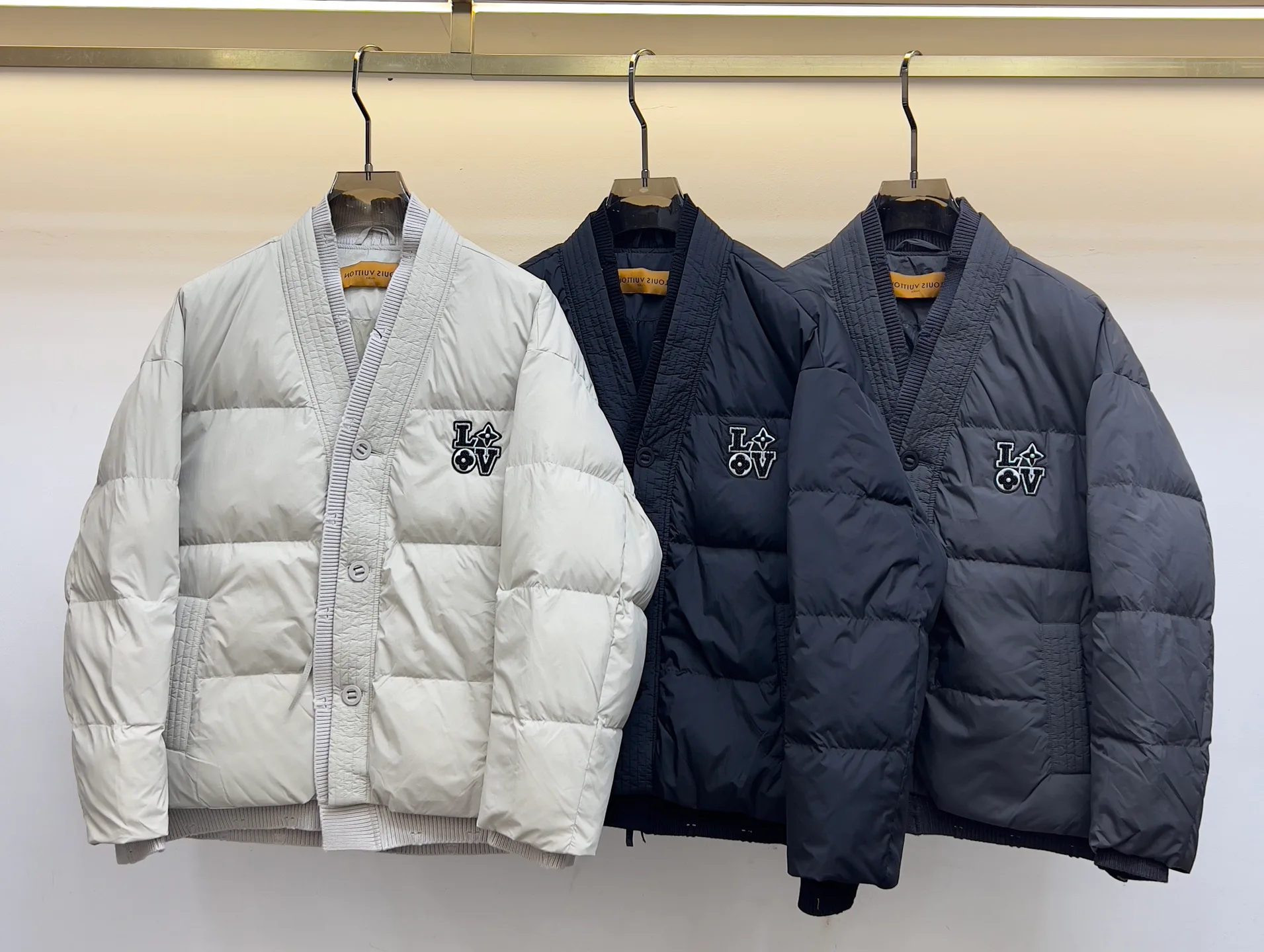 Куртки И Пуховики Женские Louis Vuitton 844069