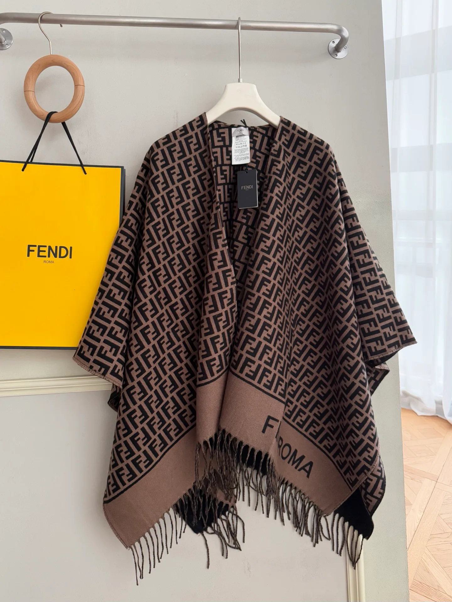 Пальто Женские Fendi 18974519