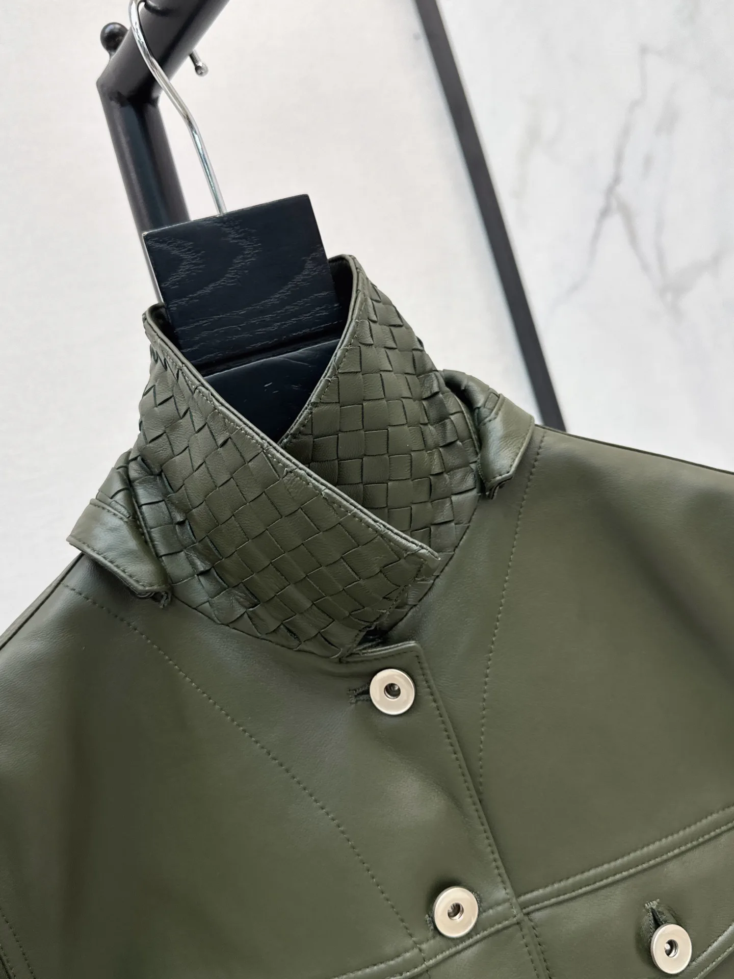 Кожаные Куртки И Дублёнки Женские Bottega Veneta 18173025