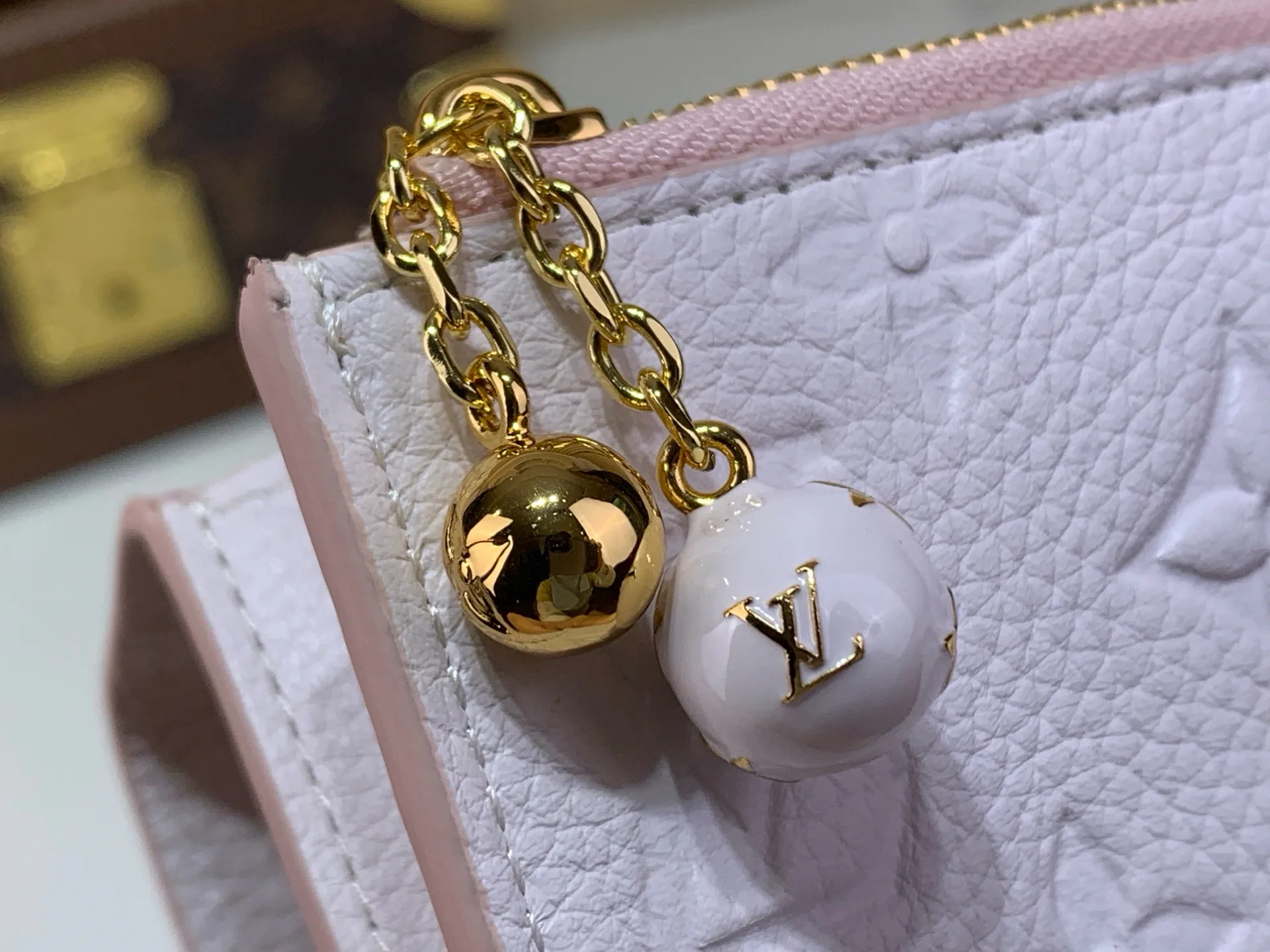 Клатчи Женские Louis Vuitton 17499373