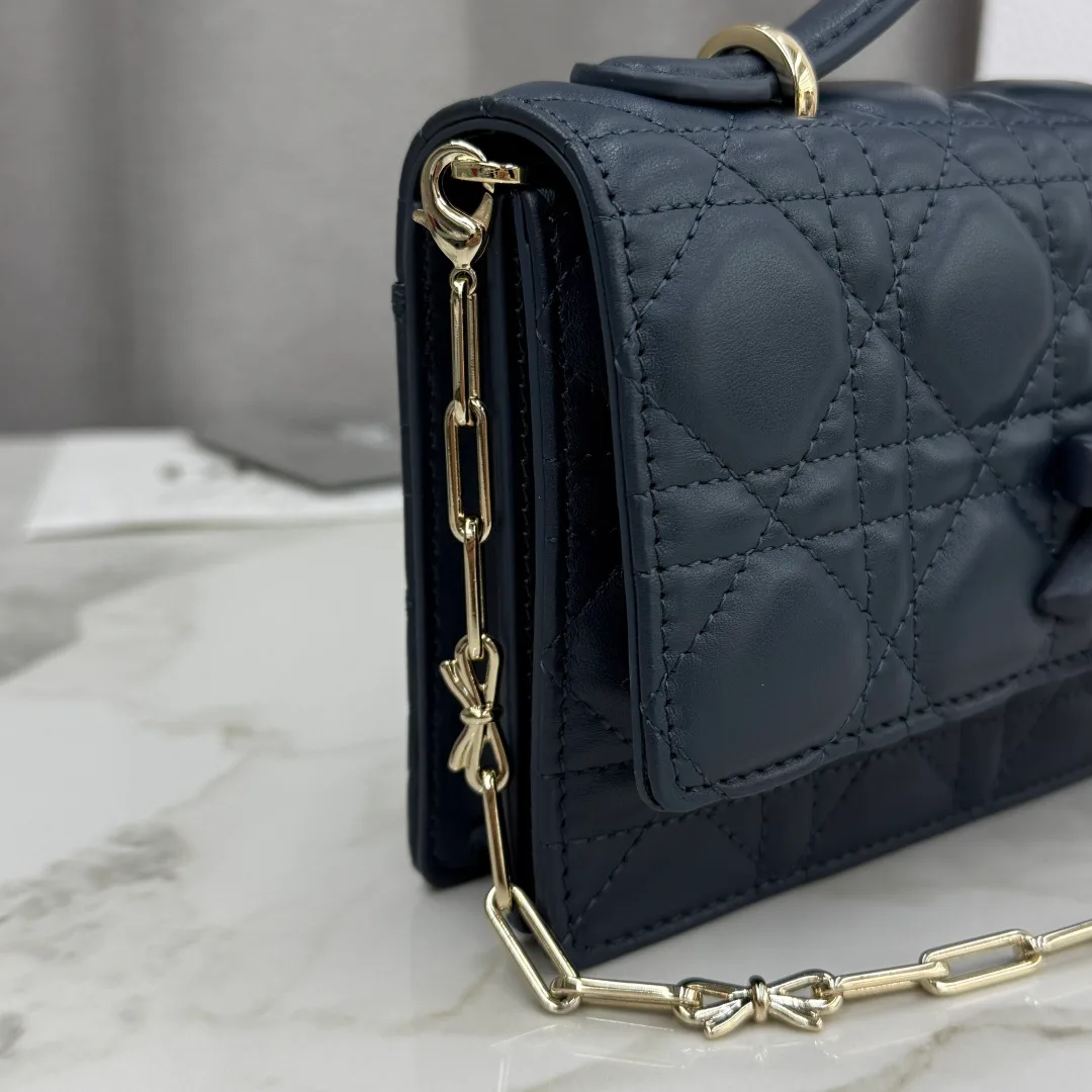 Классические Сумки Женские Christian Dior 12594771