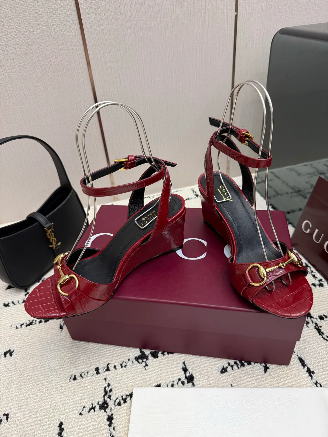 Босоножки Женские Gucci 18049071