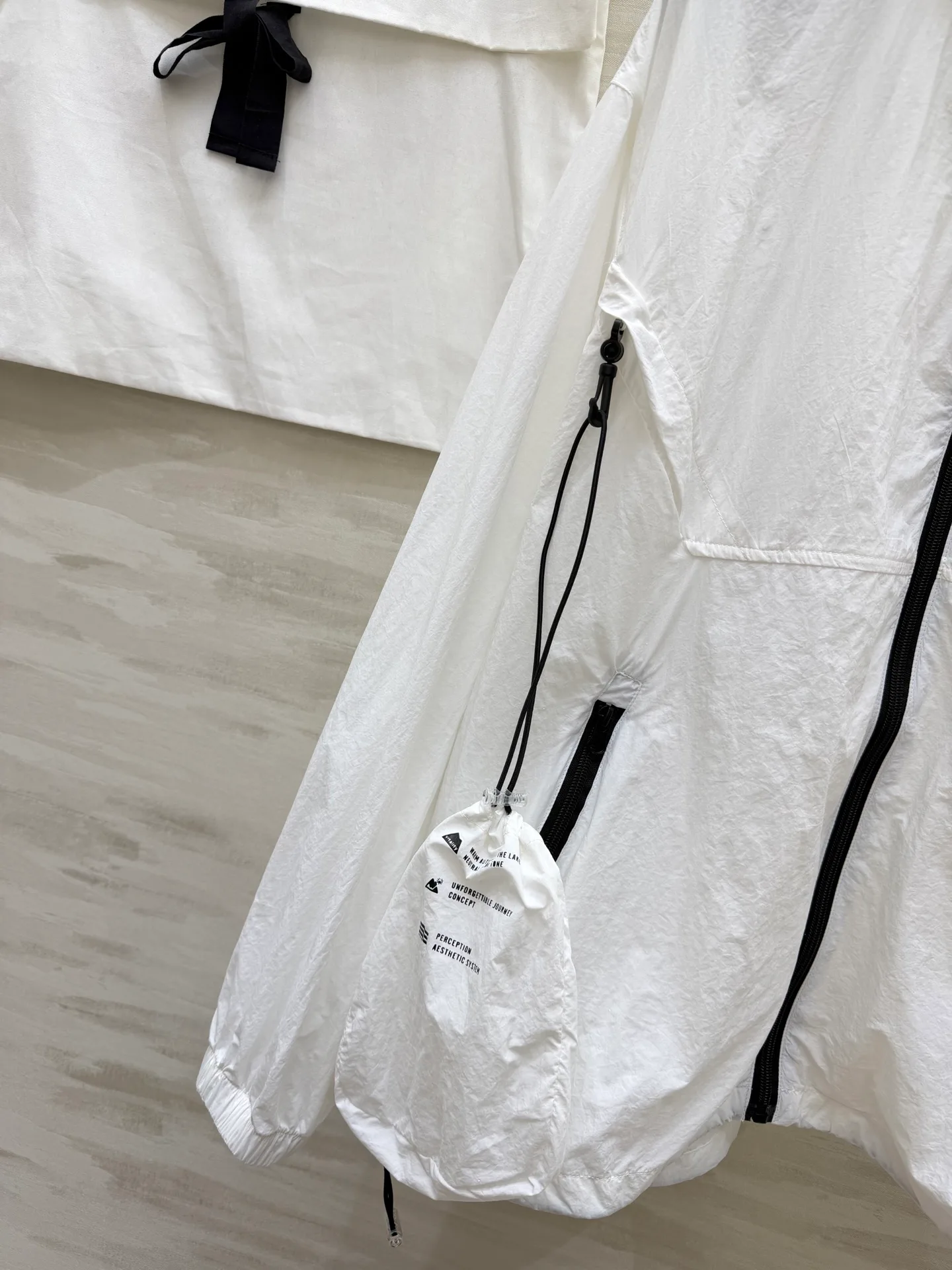 Куртки И Пуховики Женские Chanel 11568137