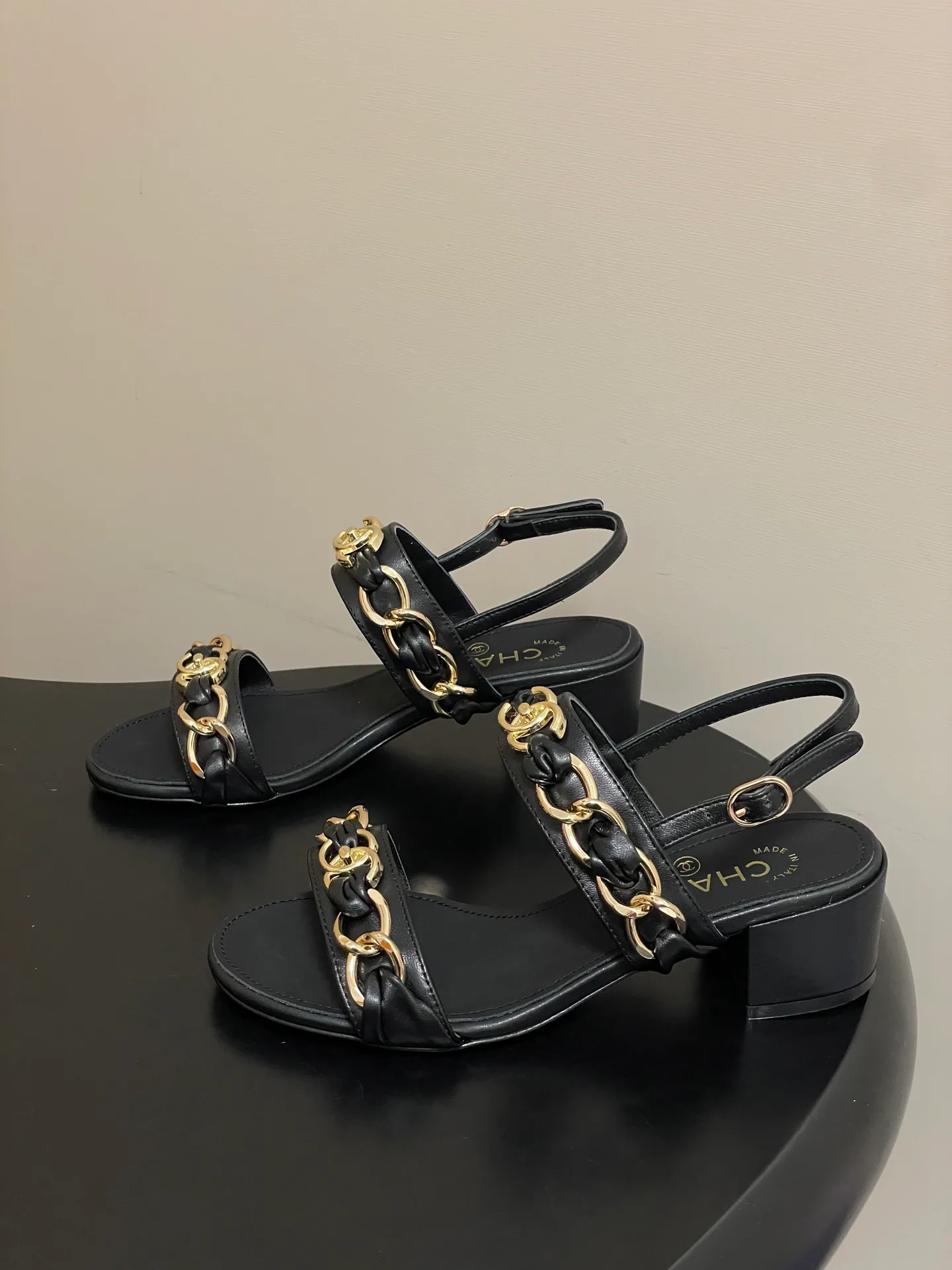 Босоножки Женские Chanel 10993852