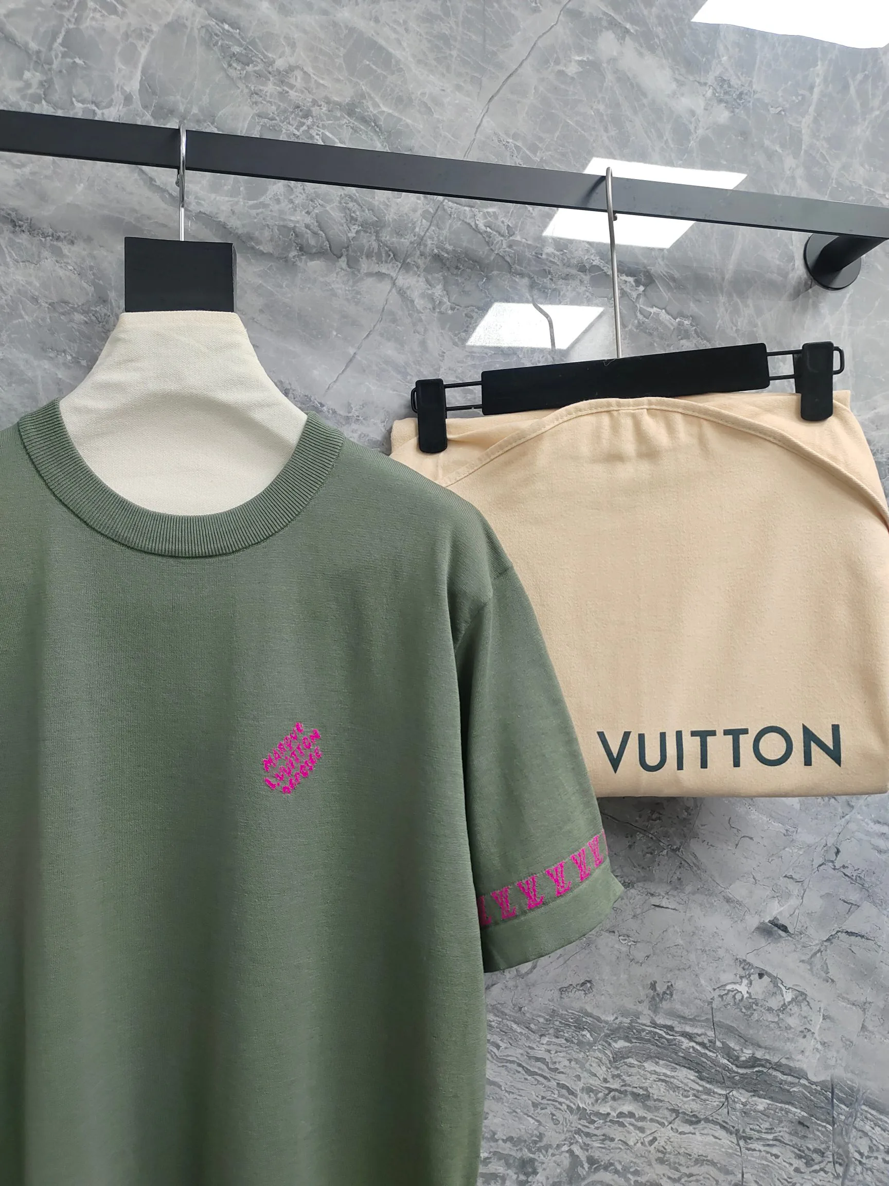 Футболки Женские Louis Vuitton 11591212