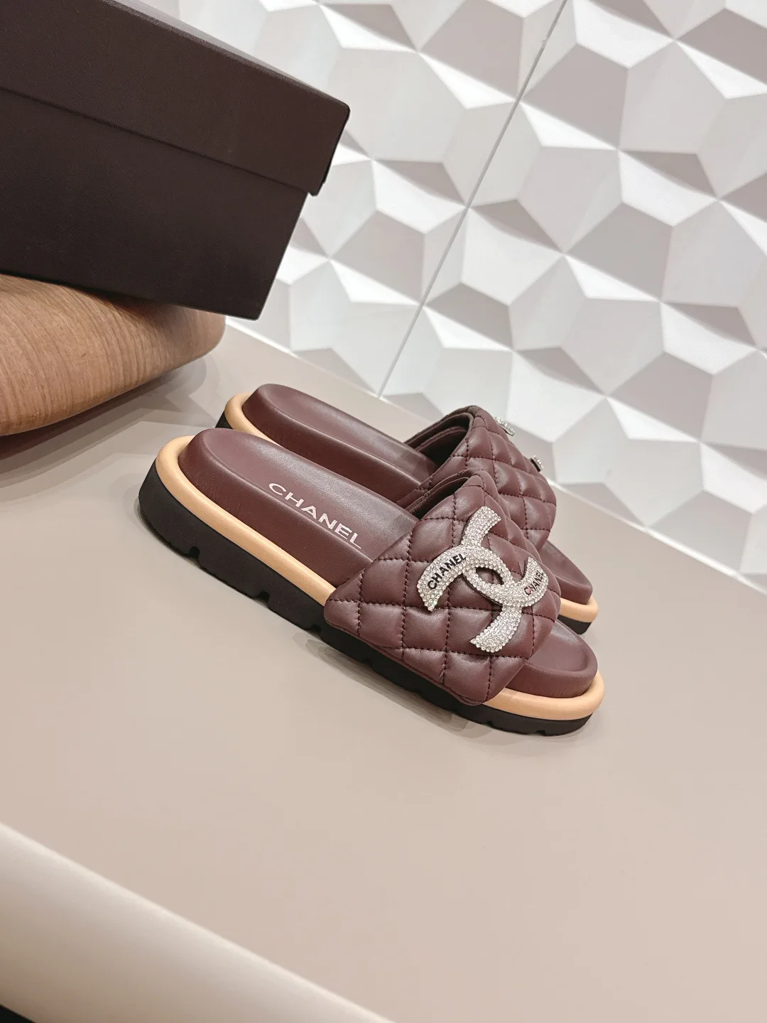 Шлепанцы Женские Chanel 1818764