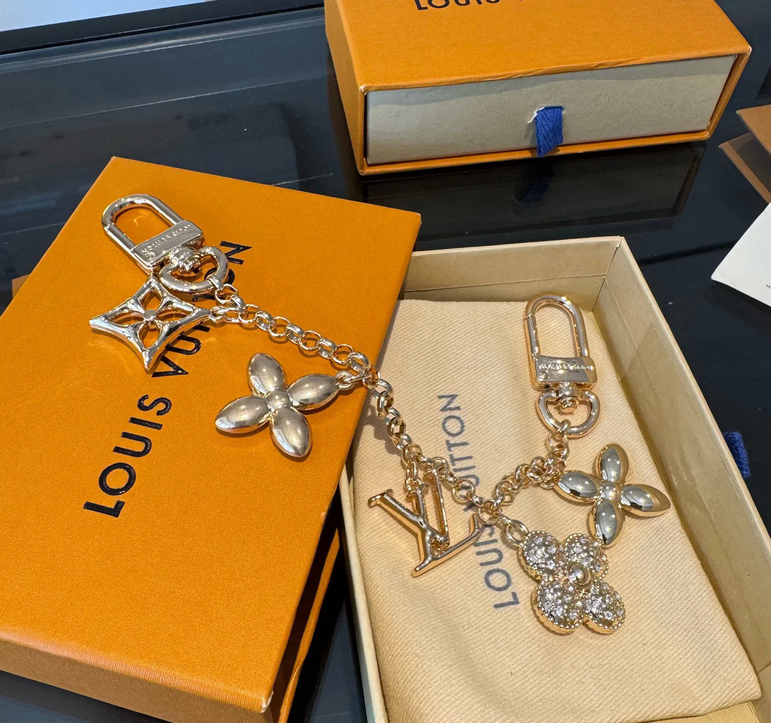 Ключницы Louis Vuitton 427511