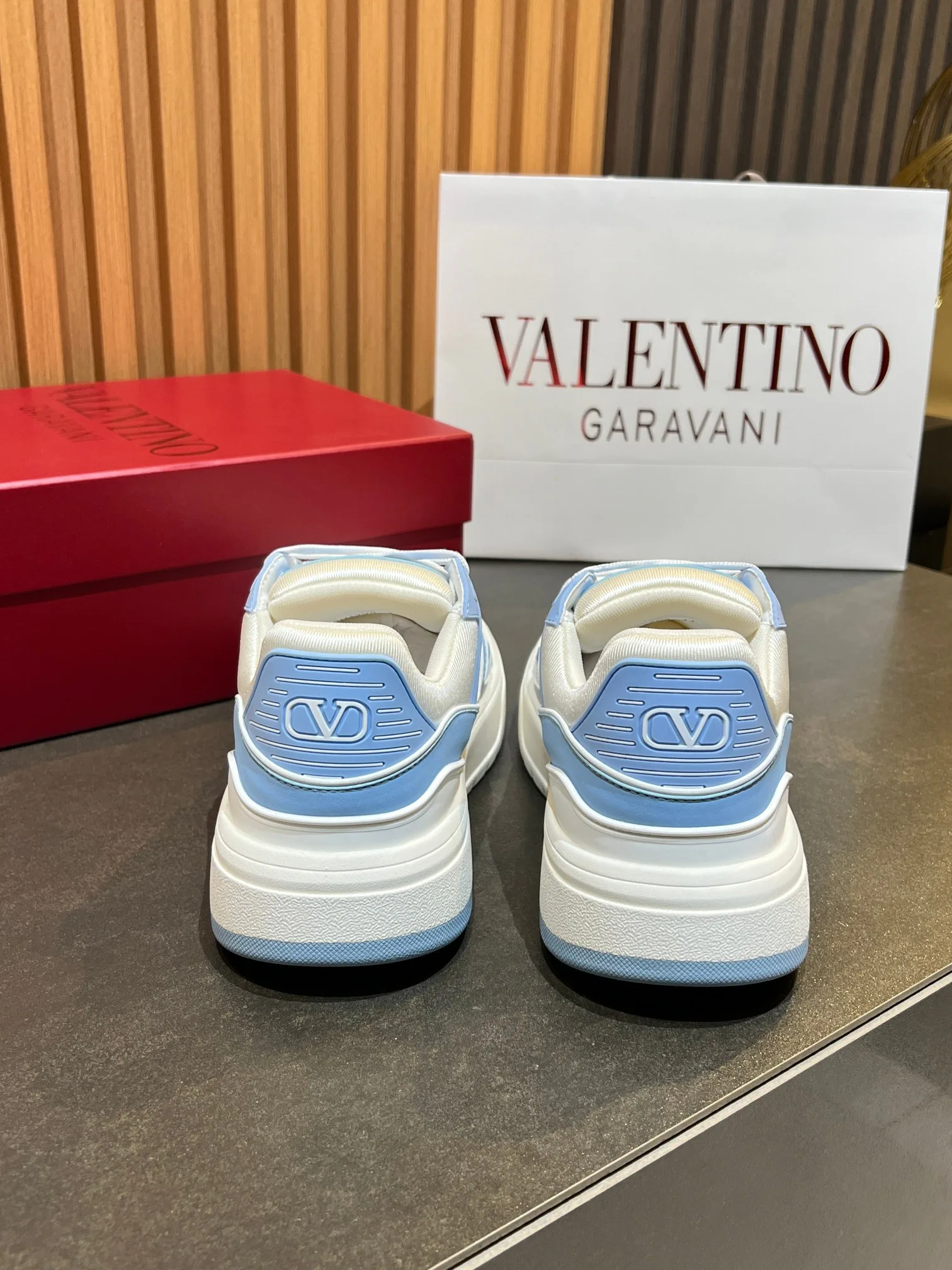 Кроссовки Женские Valentino 11575963