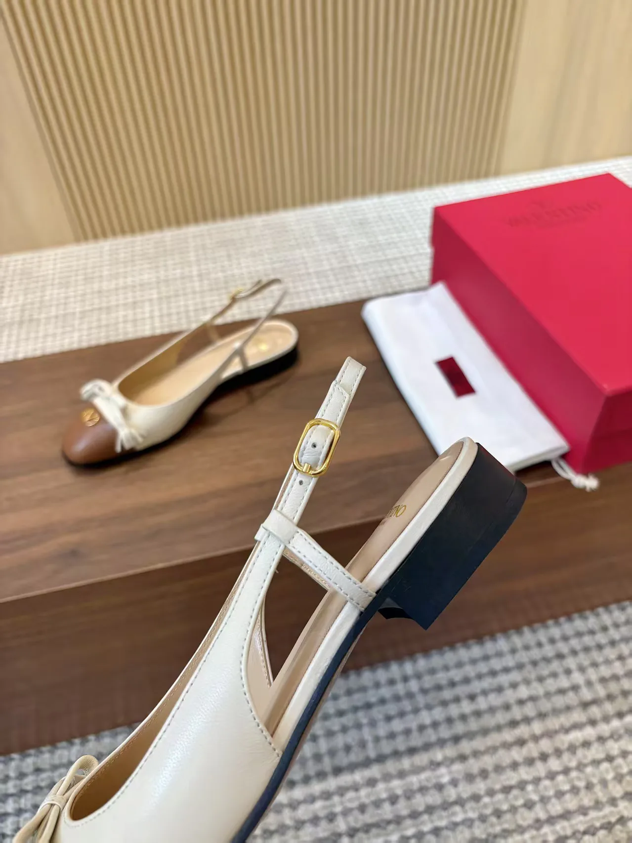 Босоножки Женские Valentino 11490633