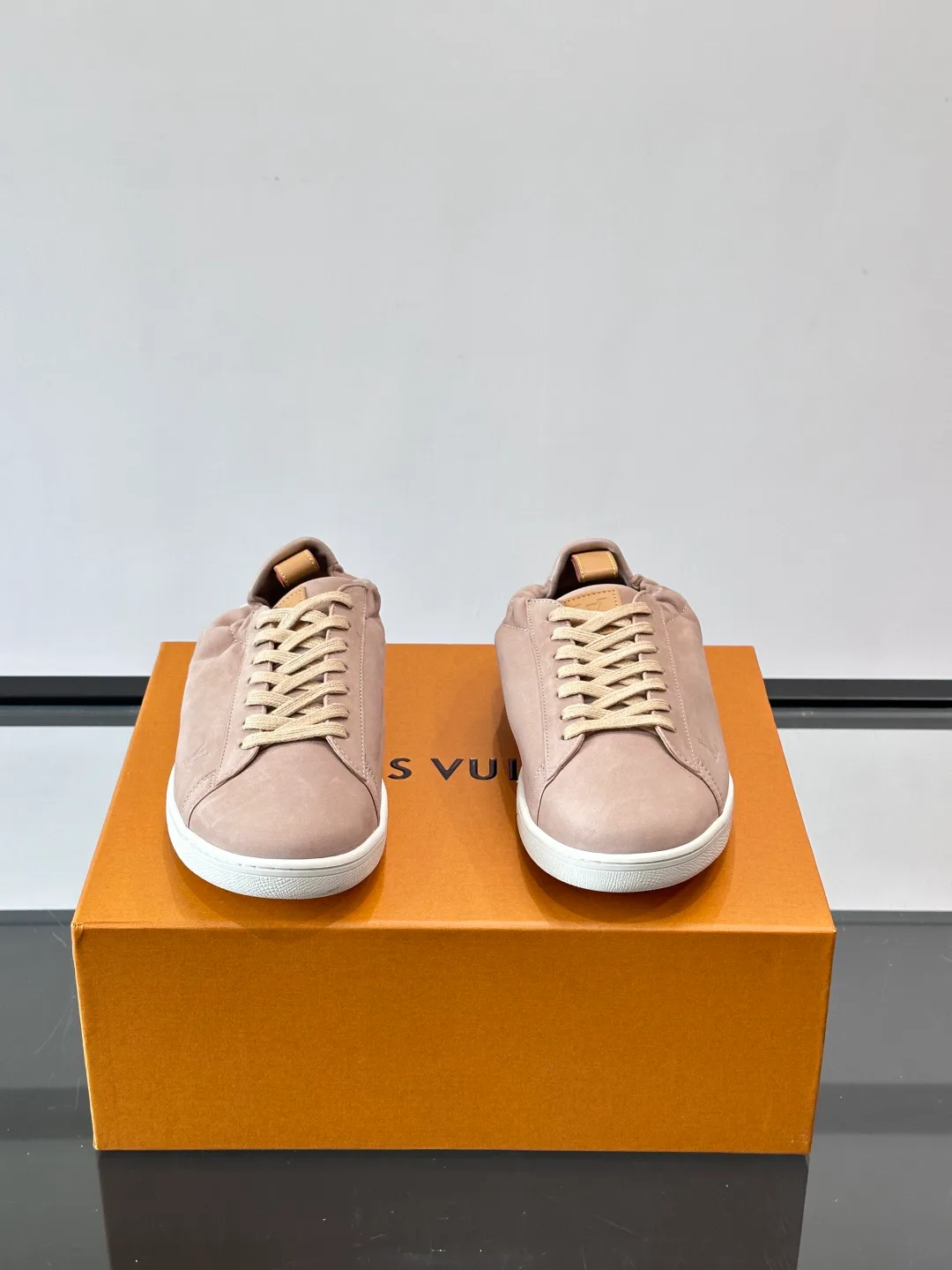 Кроссовки Мужские Louis Vuitton 18263704