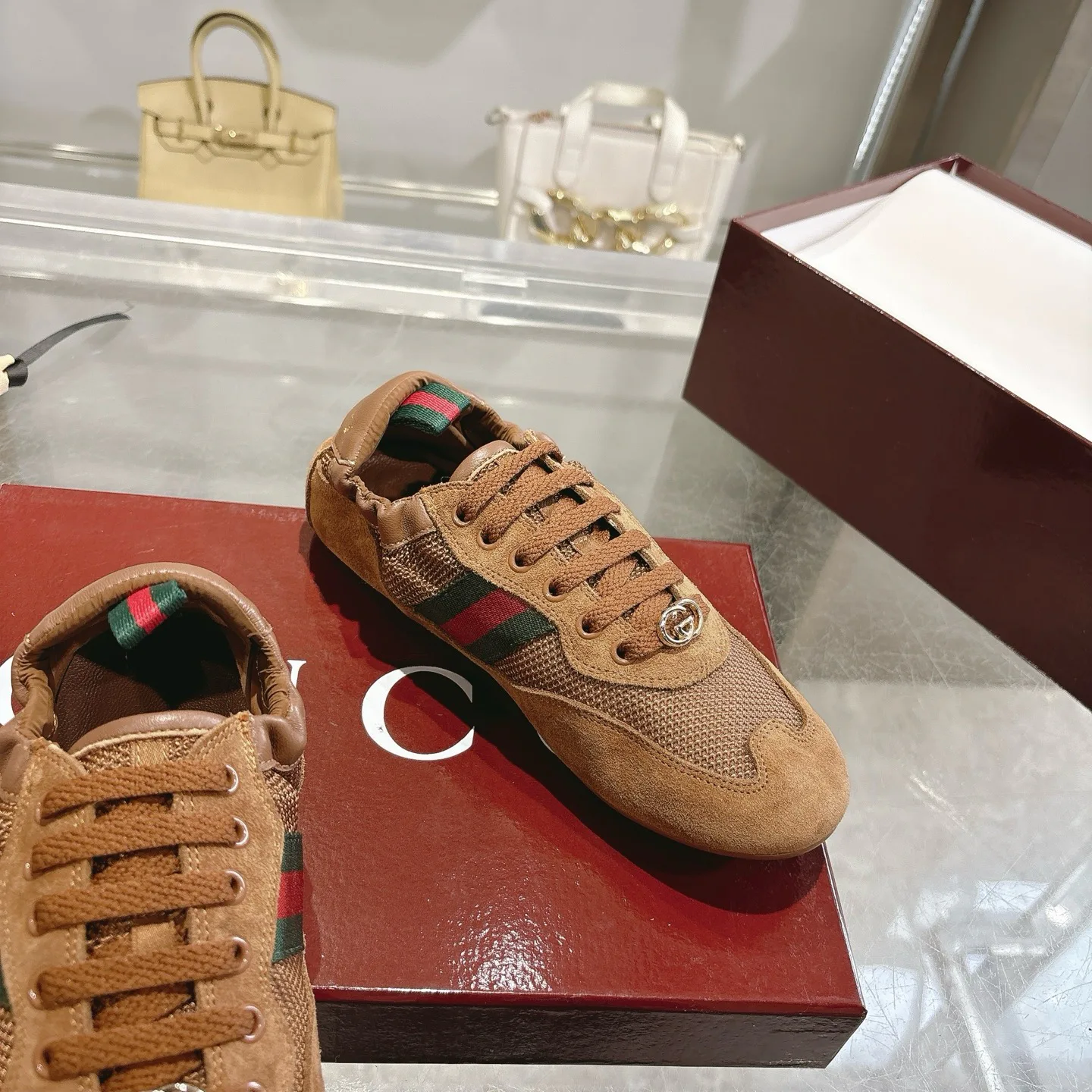 Кроссовки Женские Gucci 389125