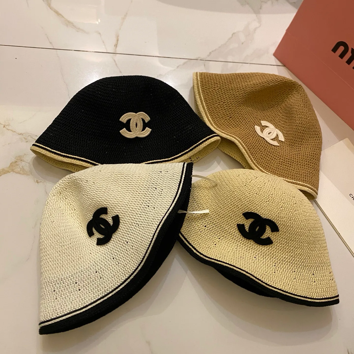 Головные Уборы Chanel 17498309