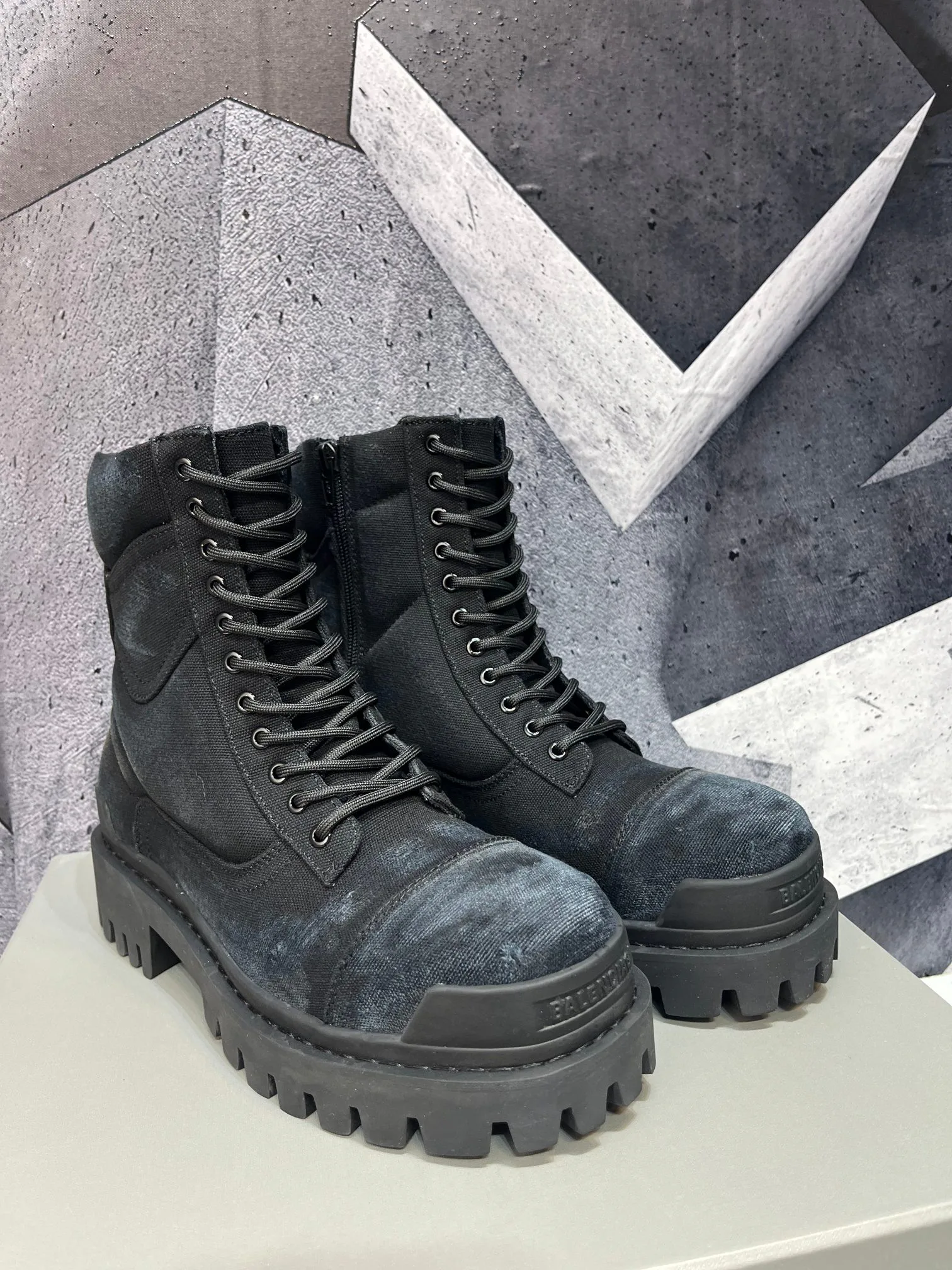 Ботинки Мужские Balenciaga 17962236