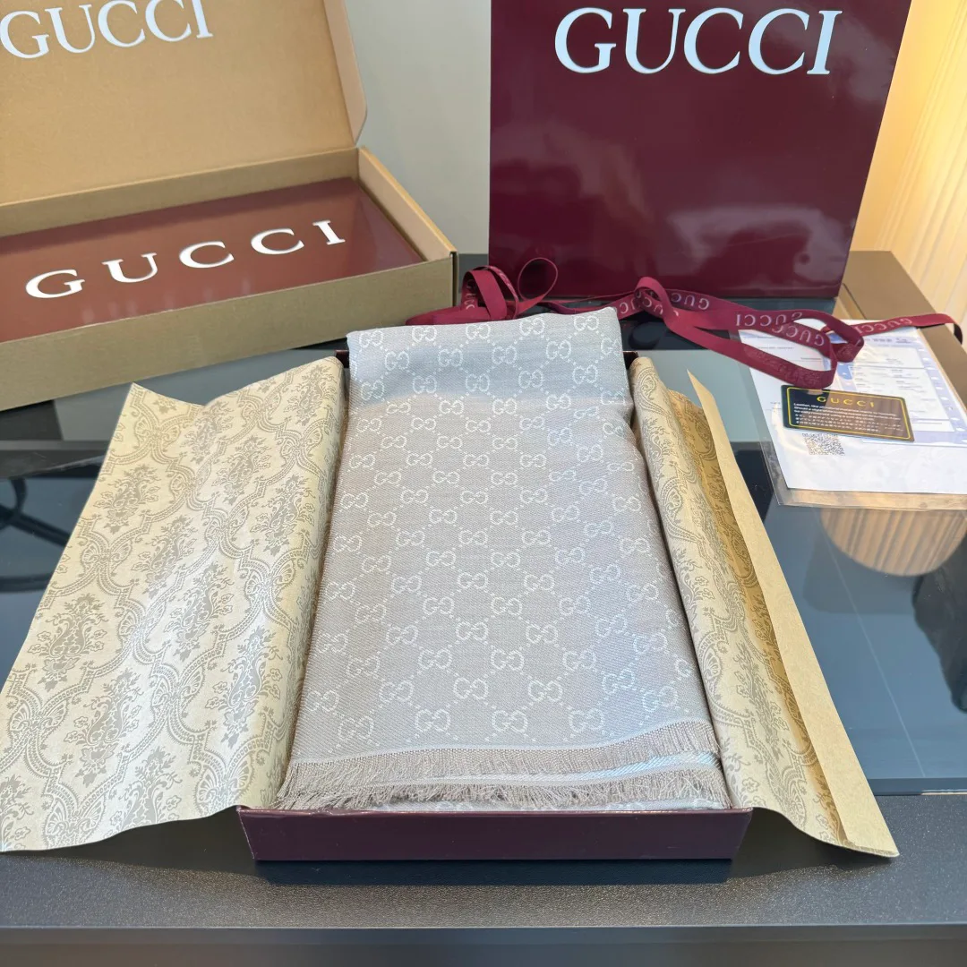 Шарфы Gucci 18275078