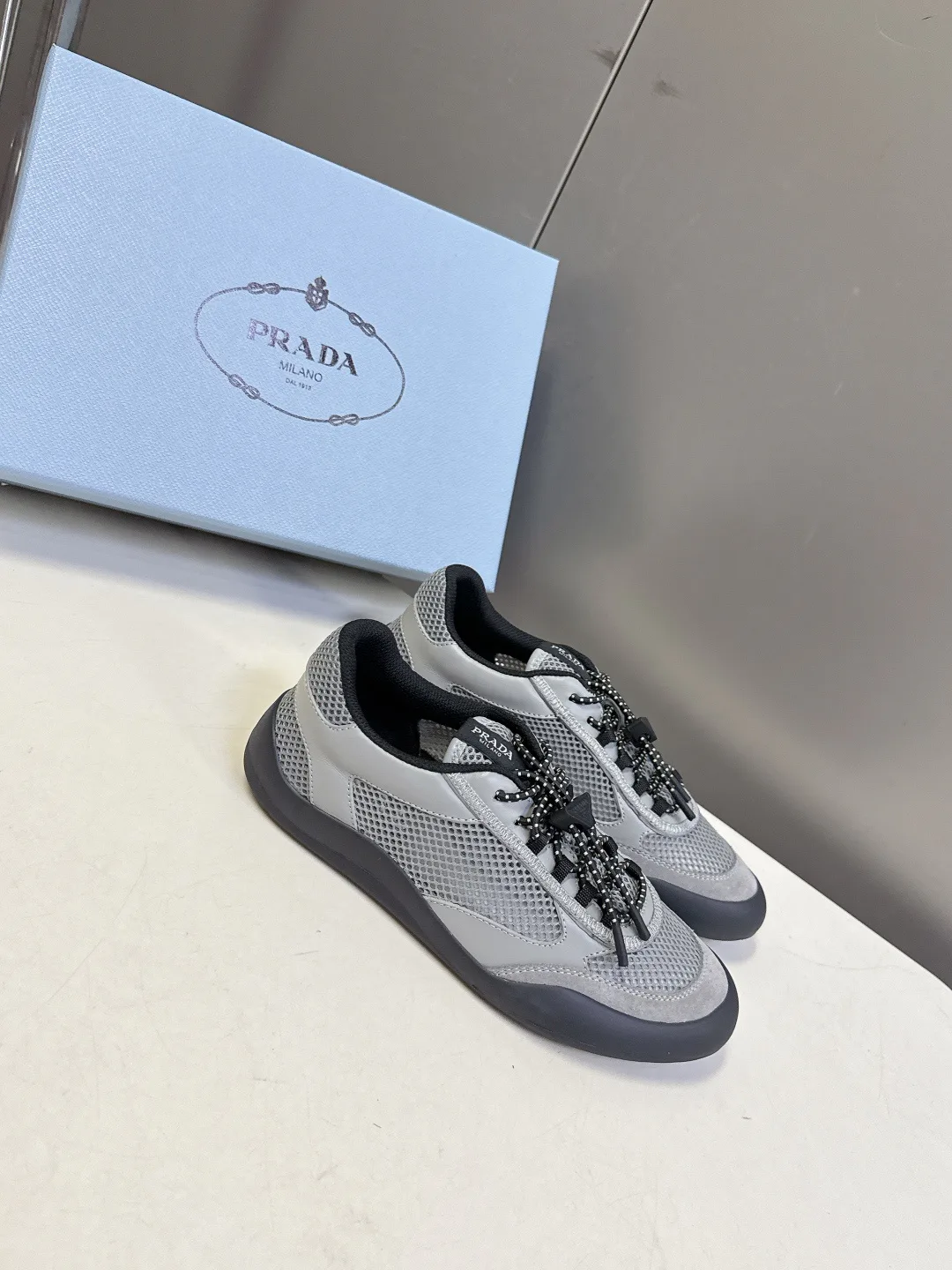 Кроссовки Женские Prada 13478276