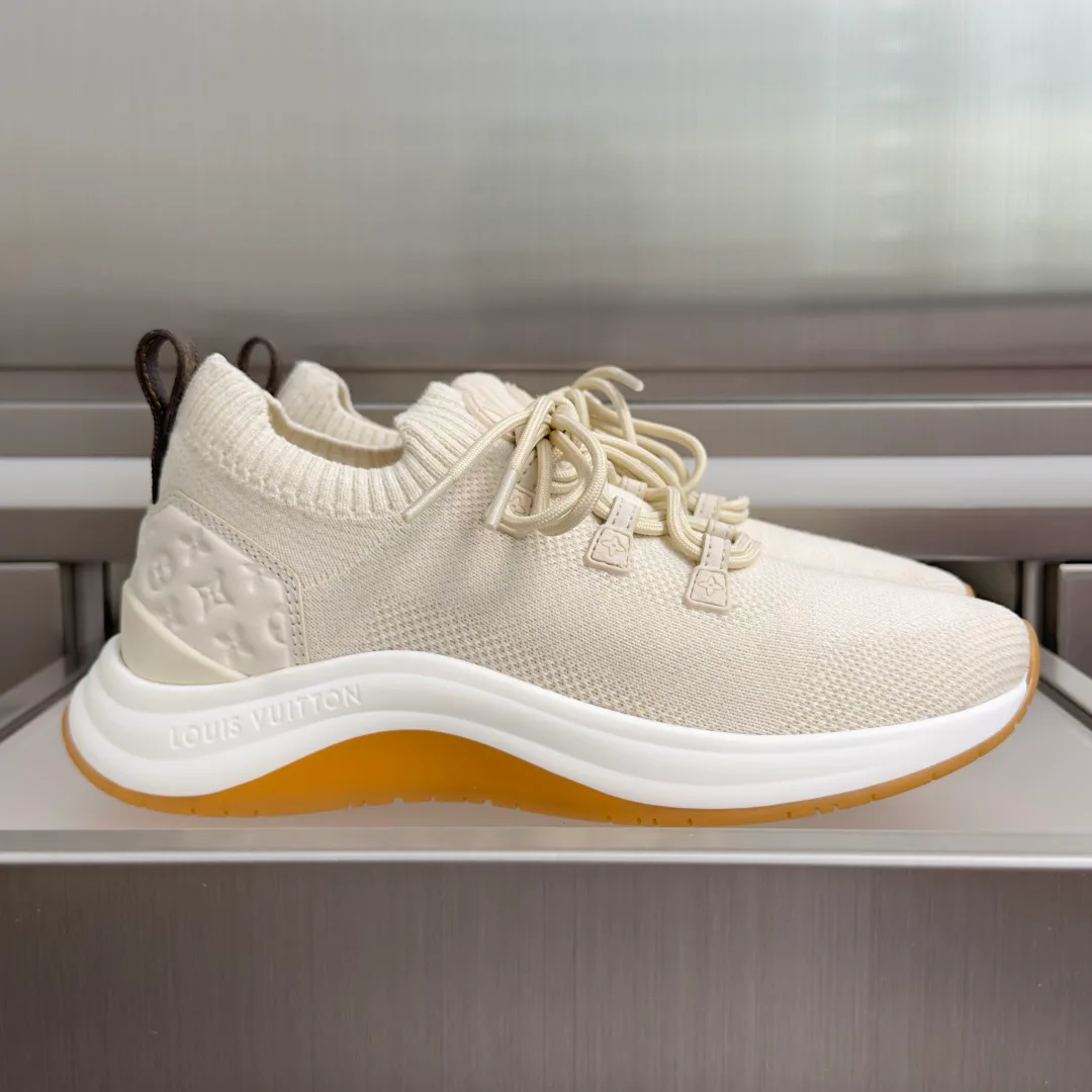 Кроссовки Женские Louis Vuitton 17950526