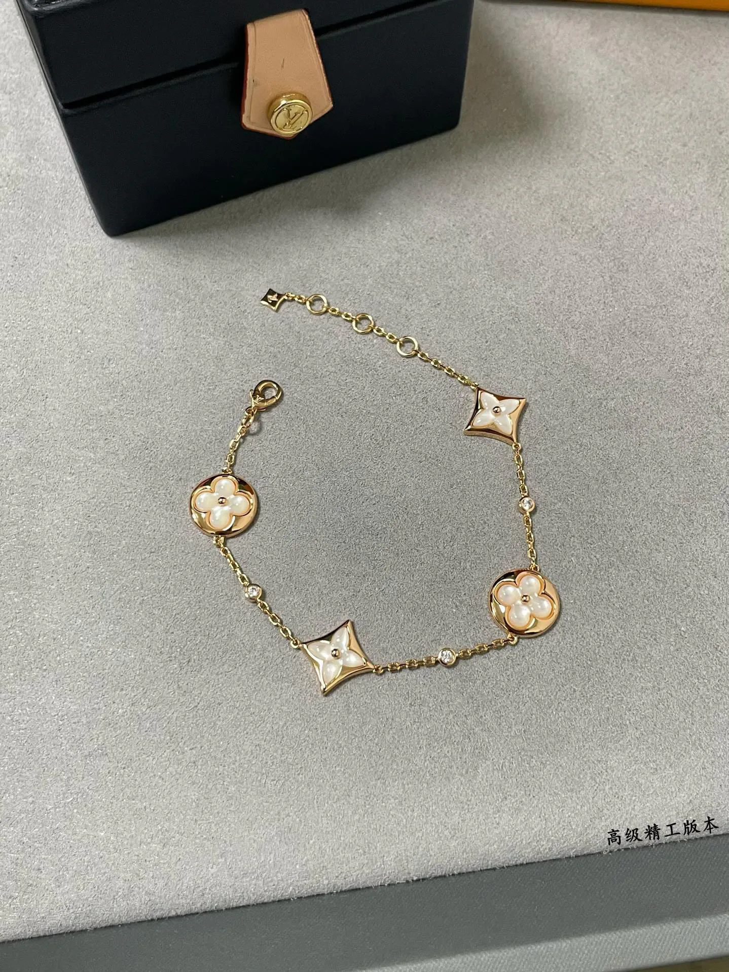 Бижутерия Louis Vuitton 11474360