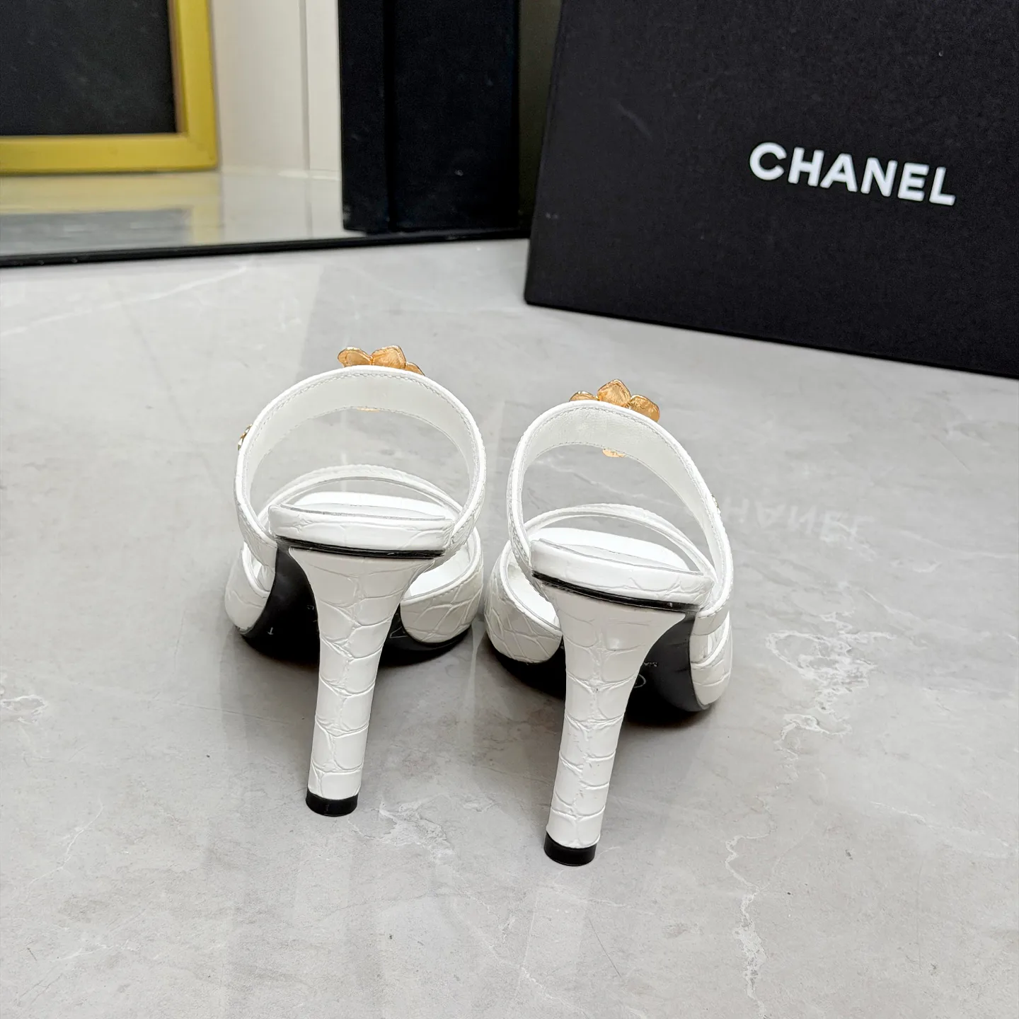Босоножки Женские Chanel 17335029