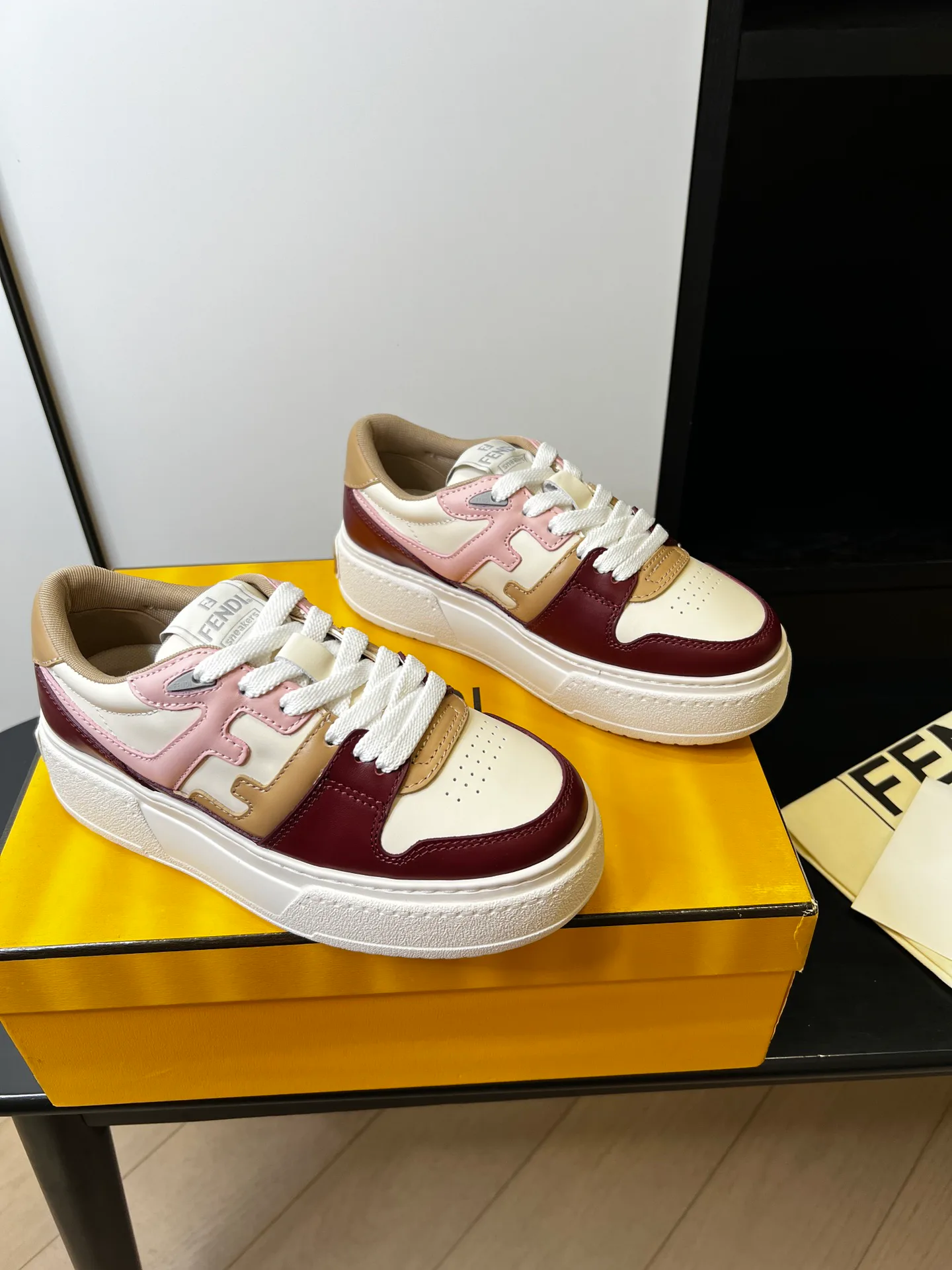Кроссовки Женские Fendi 515276