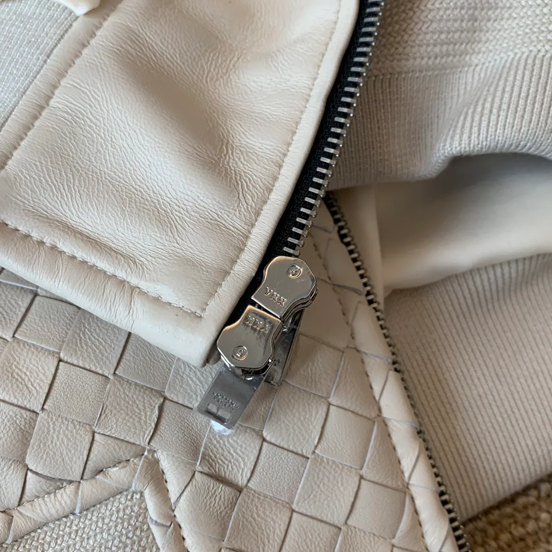 Кожаные Куртки И Дублёнки Женские Bottega Veneta 17910971