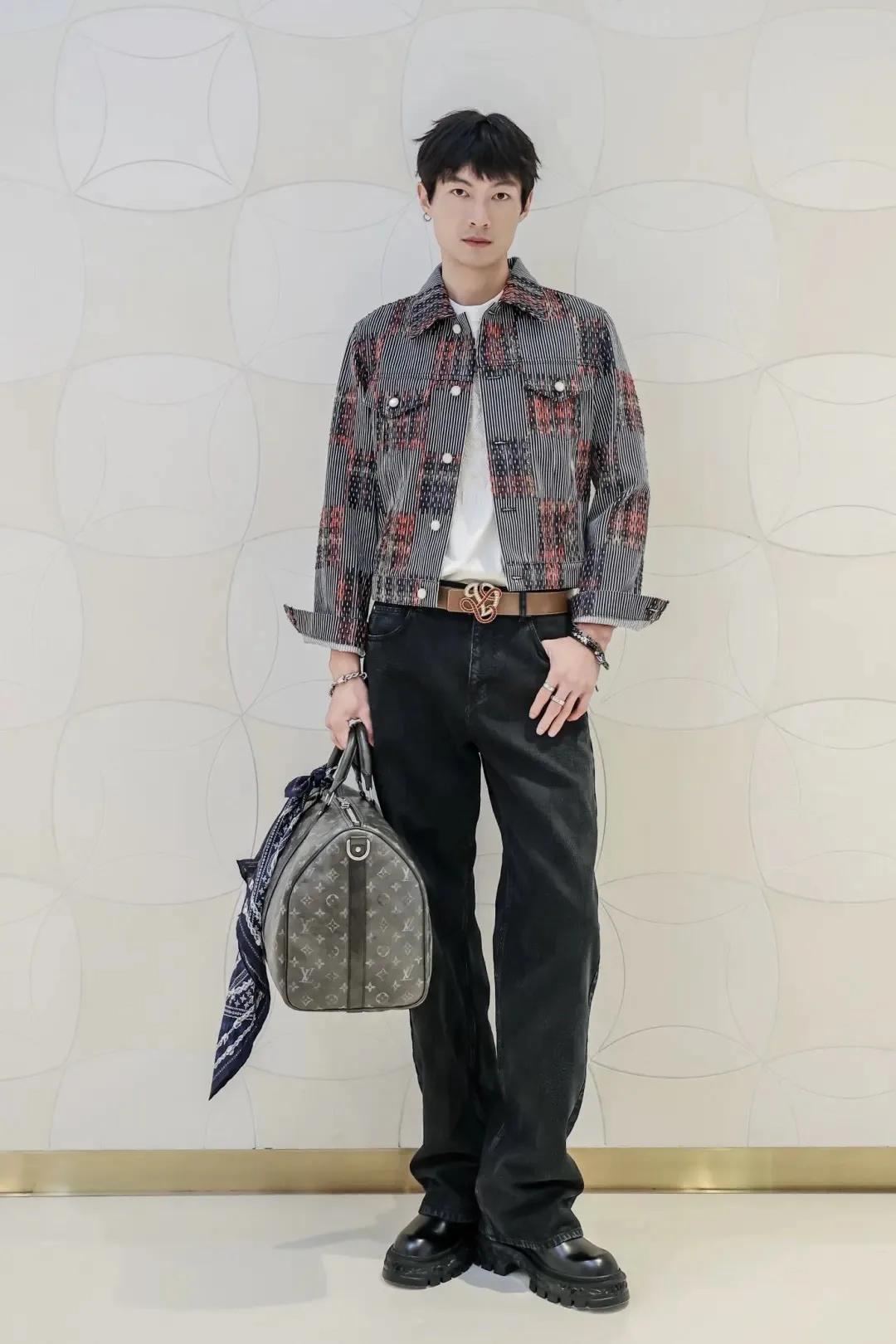 Джинсы Мужские Louis Vuitton 17480569