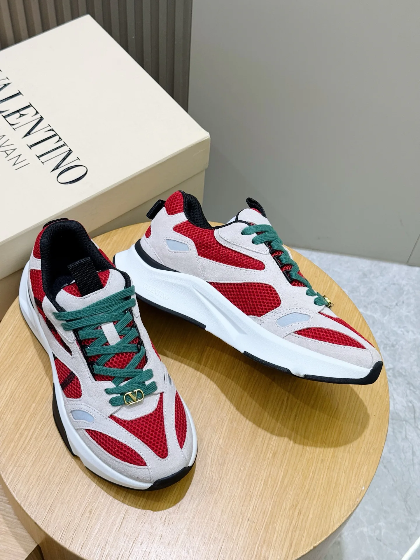 Кроссовки Мужские Valentino 18101557