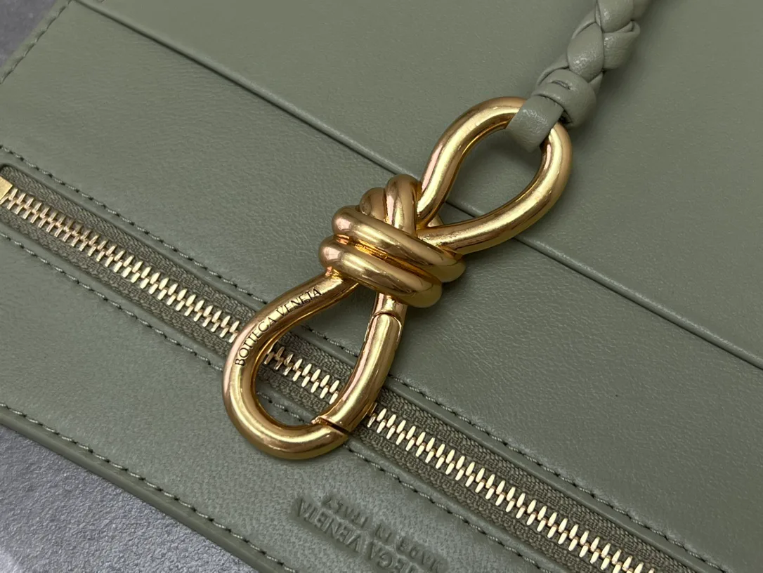 Сумки На Ремне Женские Bottega Veneta 5037576