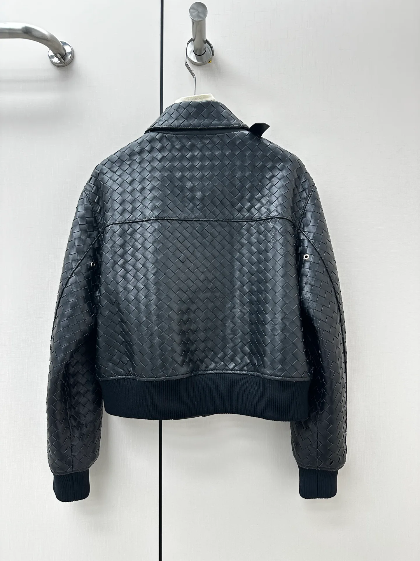 Кожаные Куртки И Дублёнки Женские Bottega Veneta 18601582