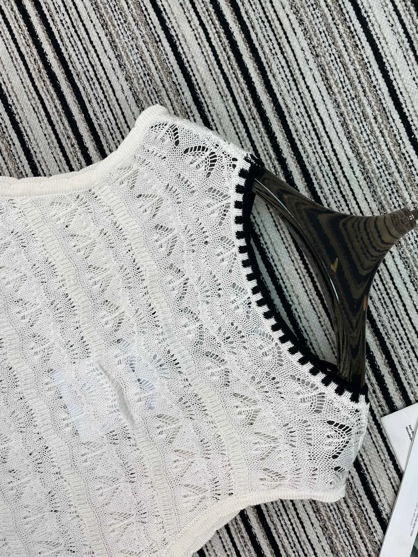 Жилеты Женские Chanel 11244908