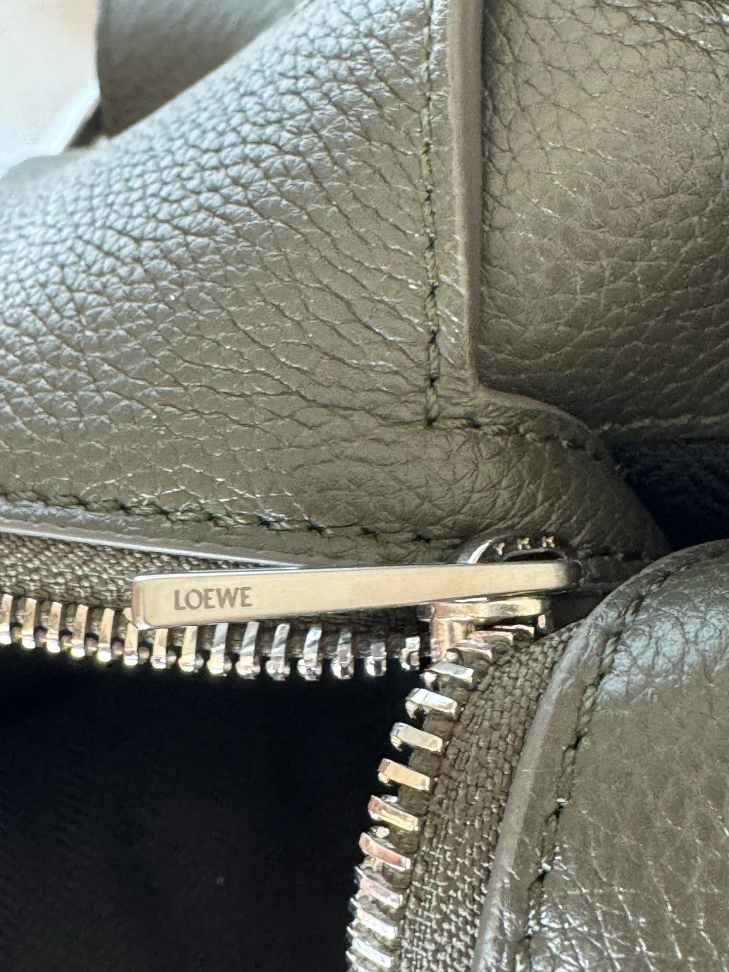 Классические Сумки Женские Loewe 1889674