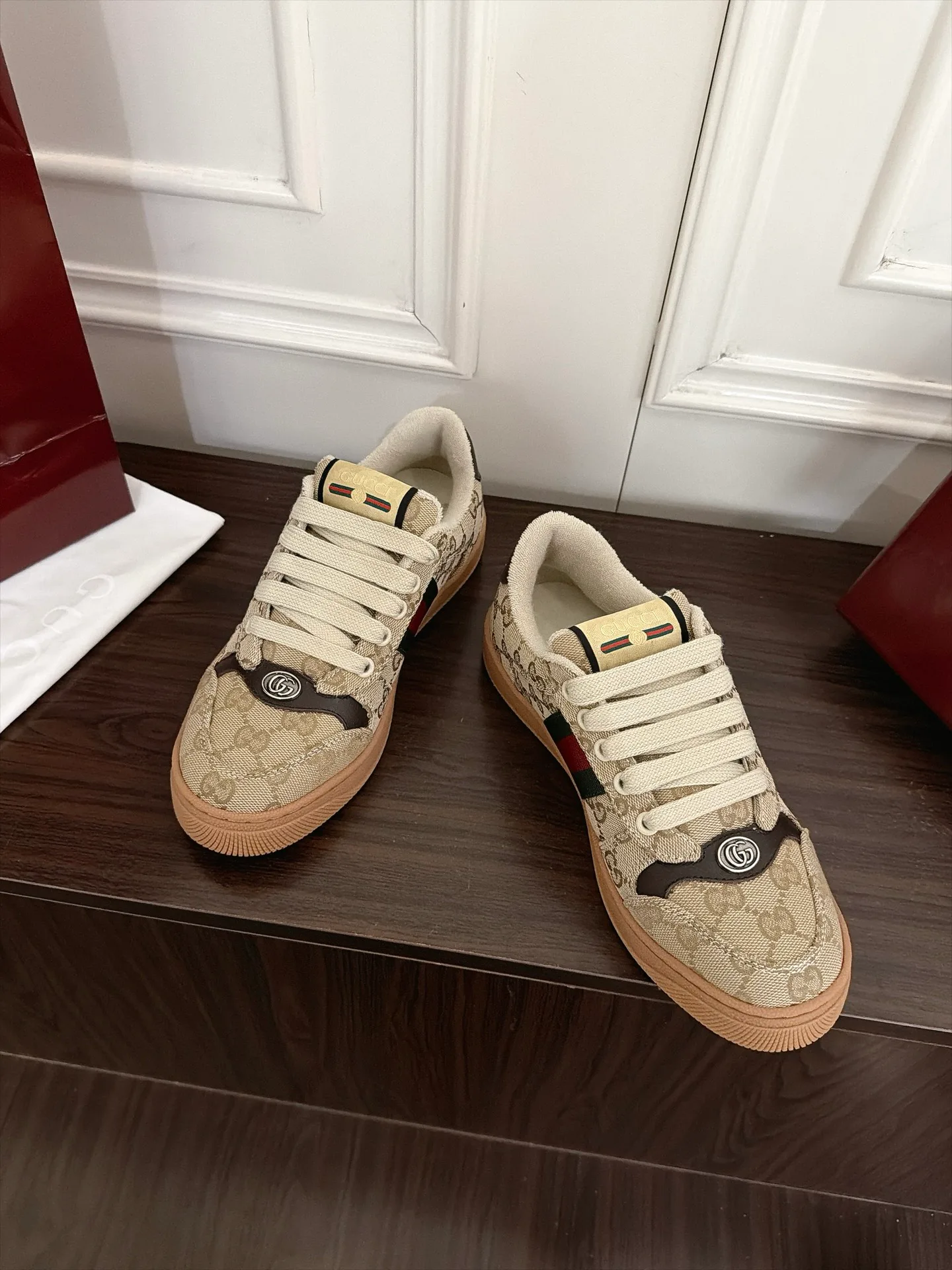 Кроссовки Женские Gucci 18889294