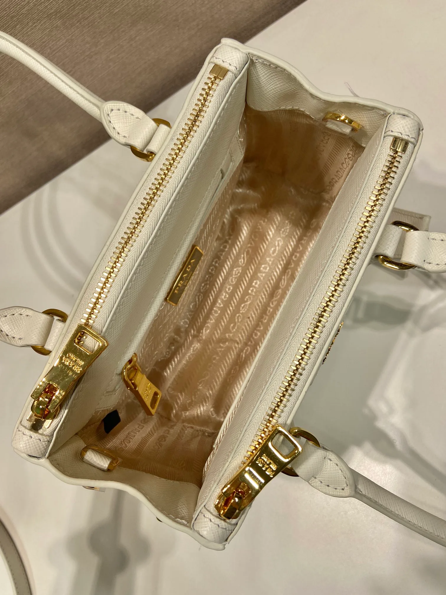 Классические Сумки Женские Prada 11336048