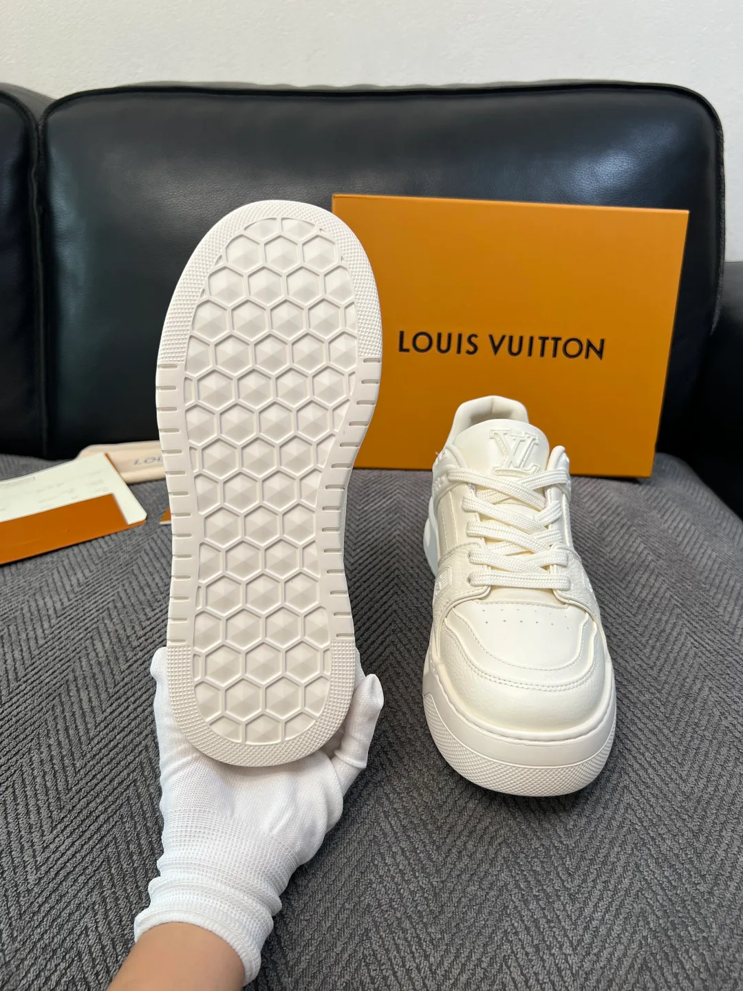 Кроссовки Мужские Louis Vuitton 18824477
