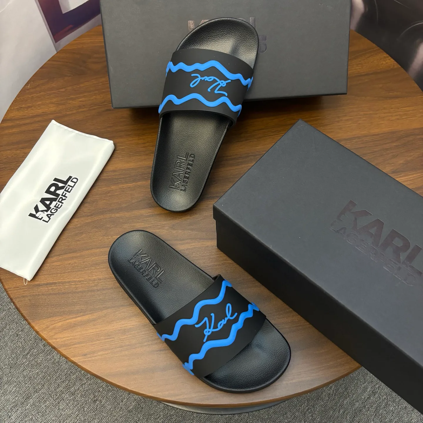 Шлепанцы Женские Karl Lagerfeld 11001547