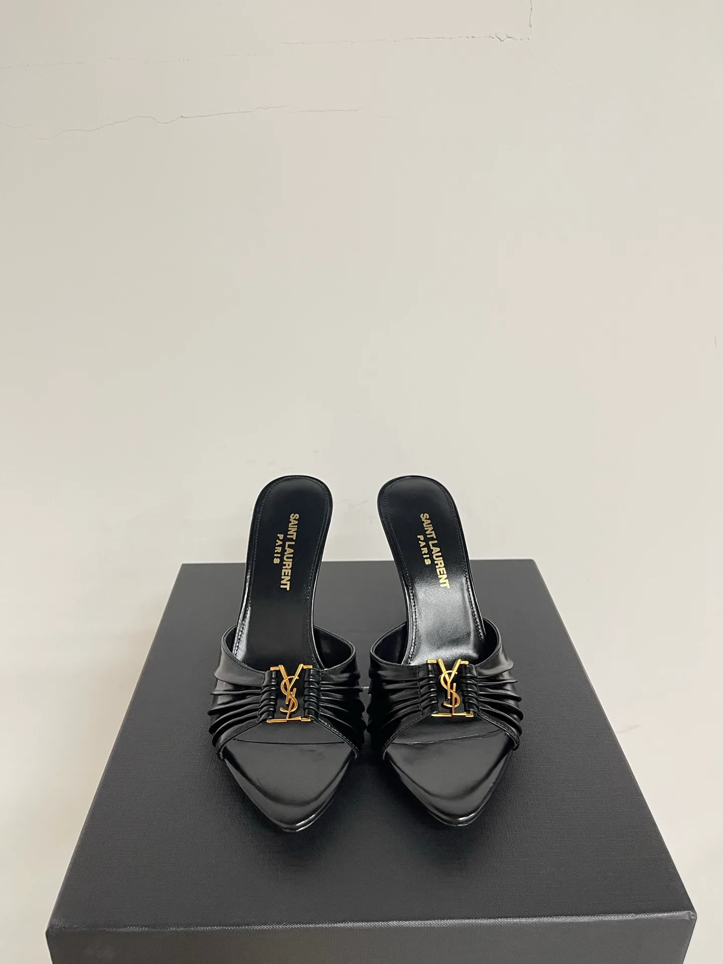 Босоножки Женские Saint Laurent 10009089