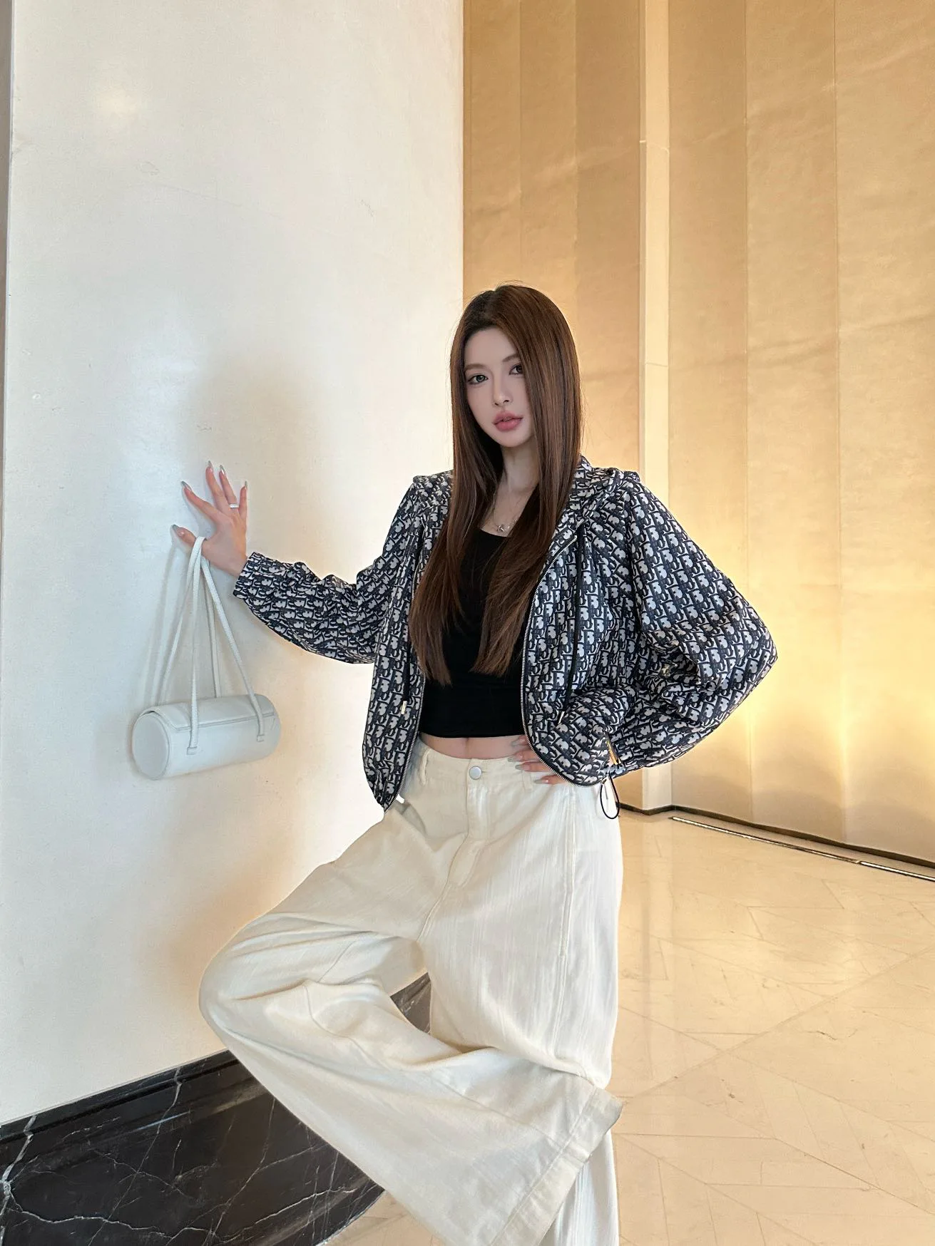 Куртки И Пуховики Женские Christian Dior 11747219