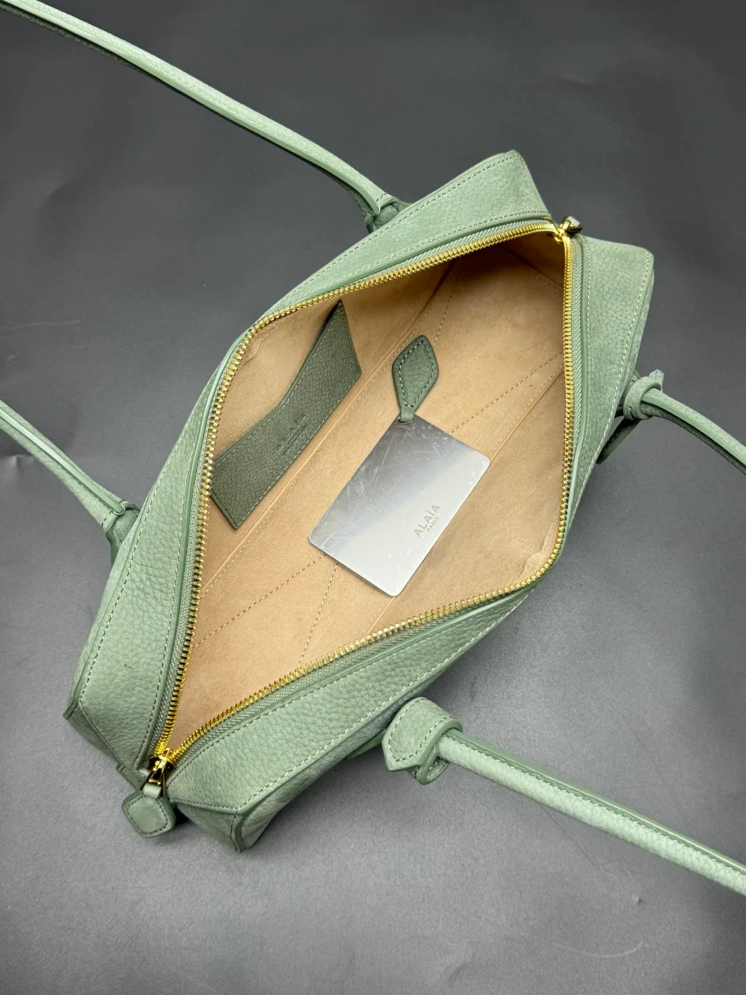 Сумки На Ремне Женские Alaia 102340