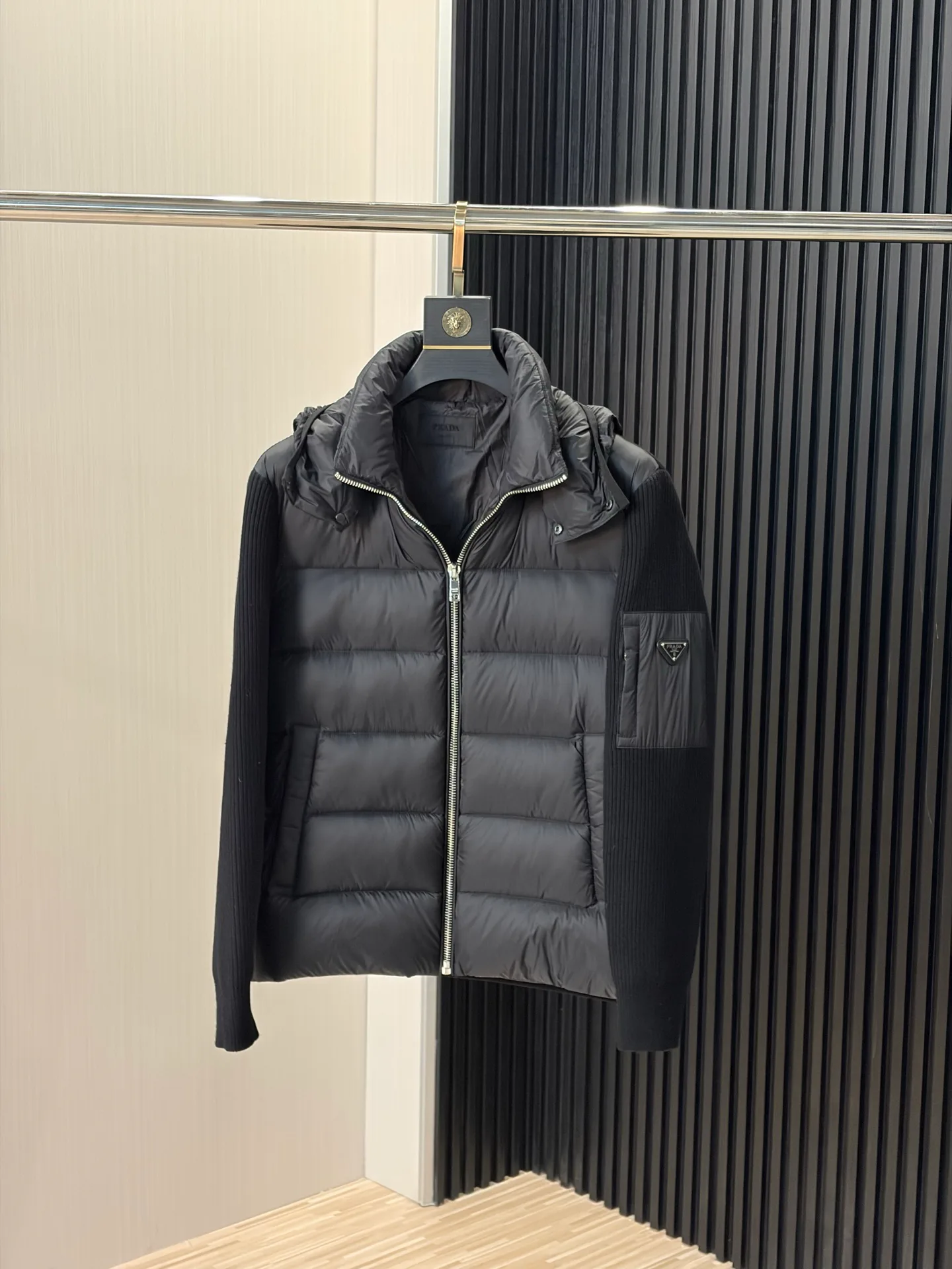 Куртки И Пуховики Женские Prada 18391743