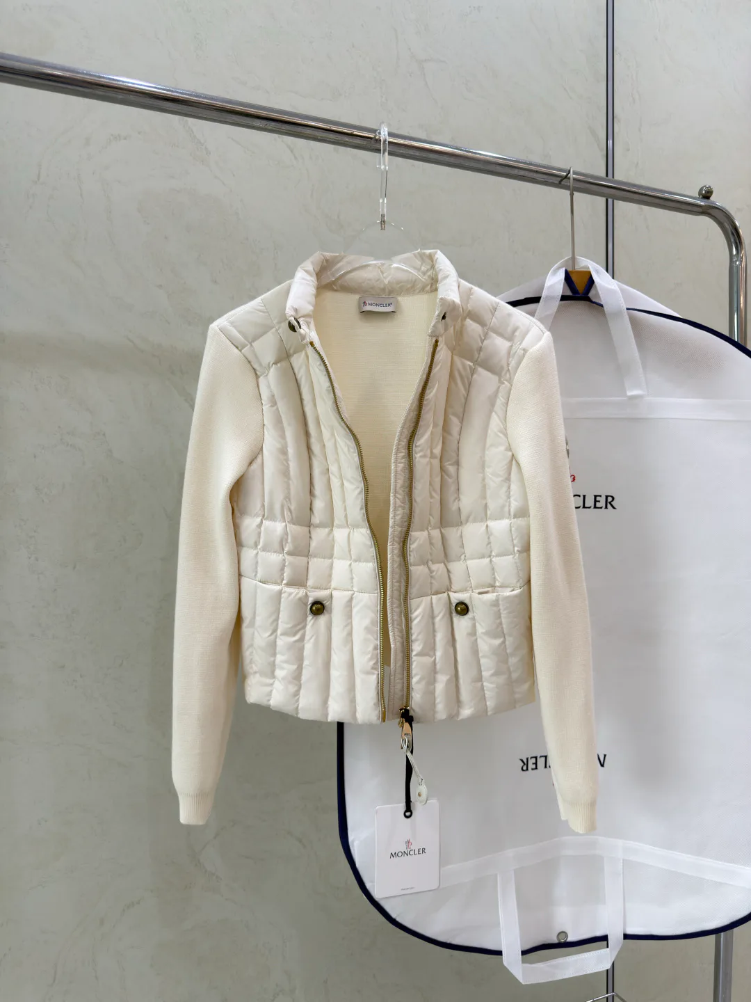 Куртки И Пуховики Женские Moncler 18690113