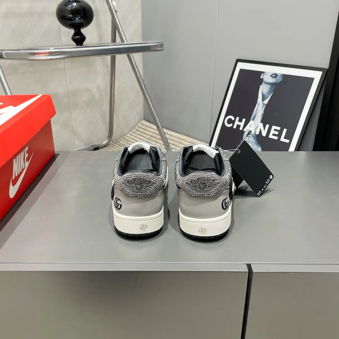 Кроссовки Женские Gucci 209025