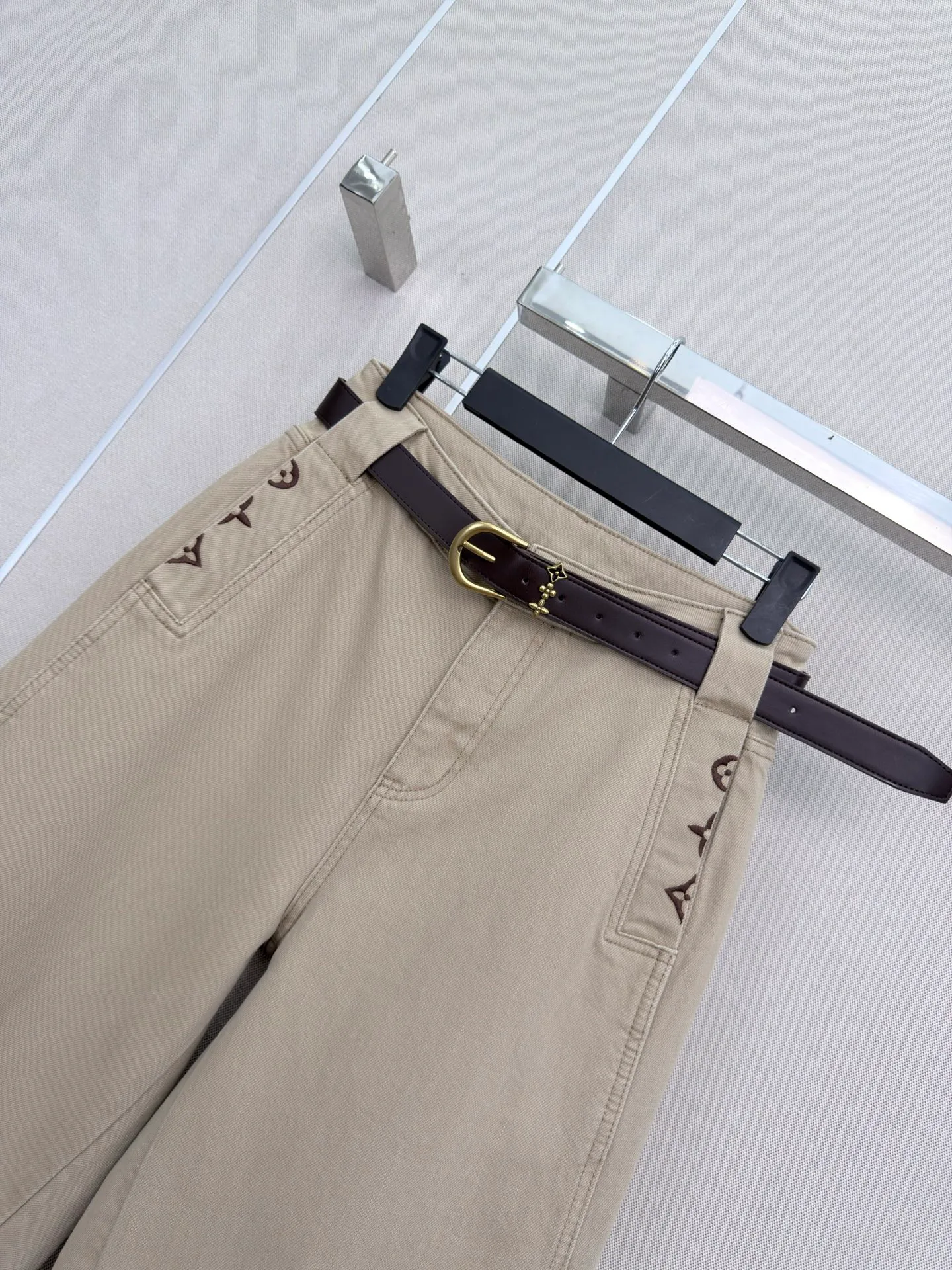 Брюки Женские Louis Vuitton 18642103