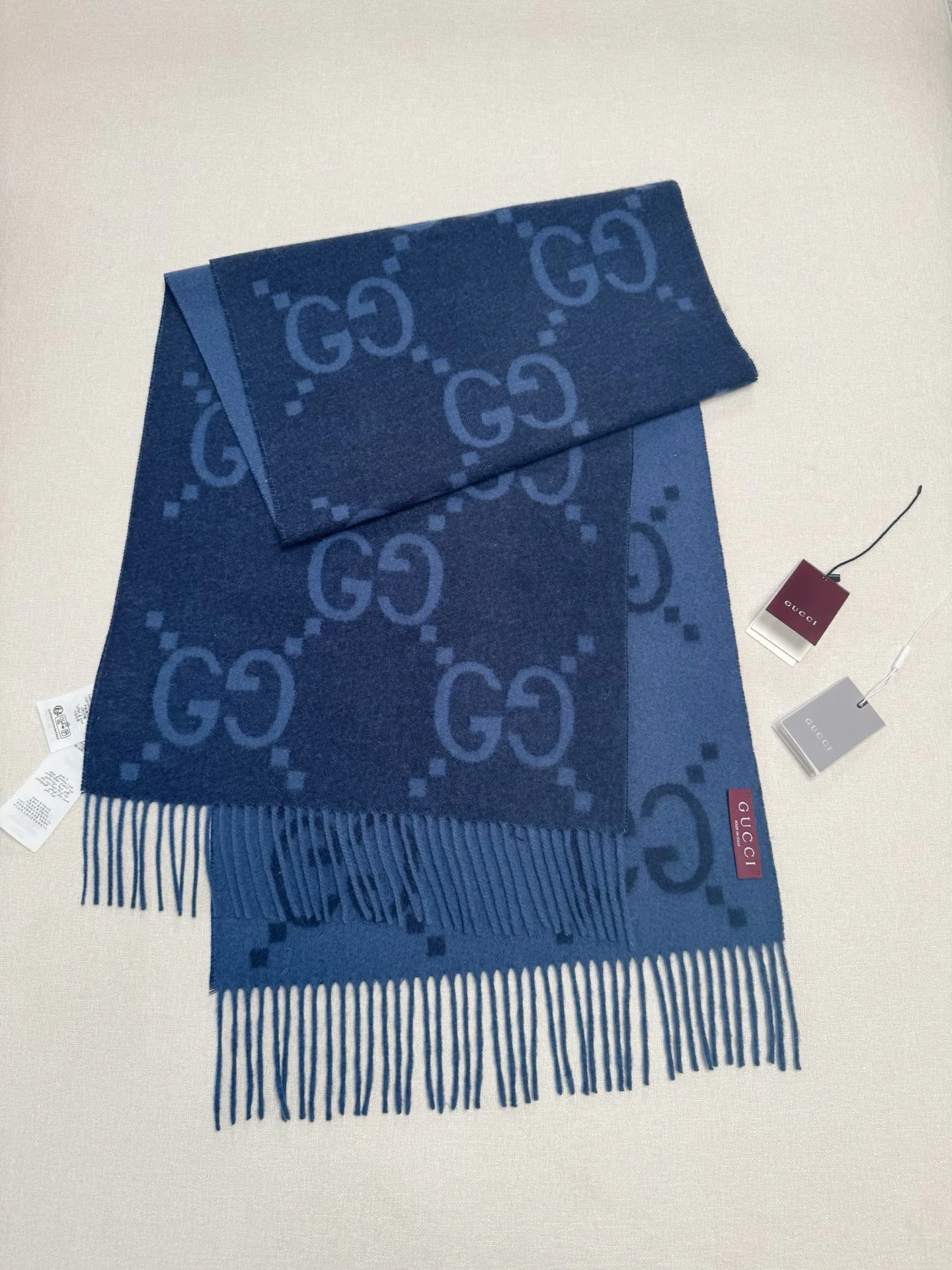 Шарфы Gucci 17945380